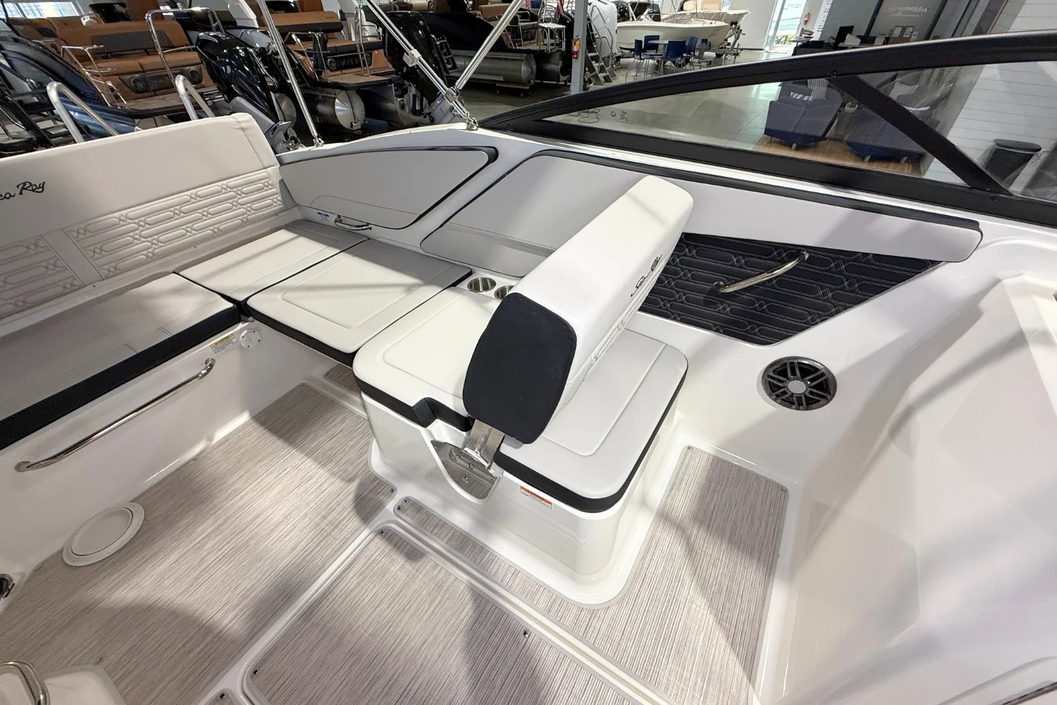 2026 Sea Ray SPX 210 Image Thumbnail #13