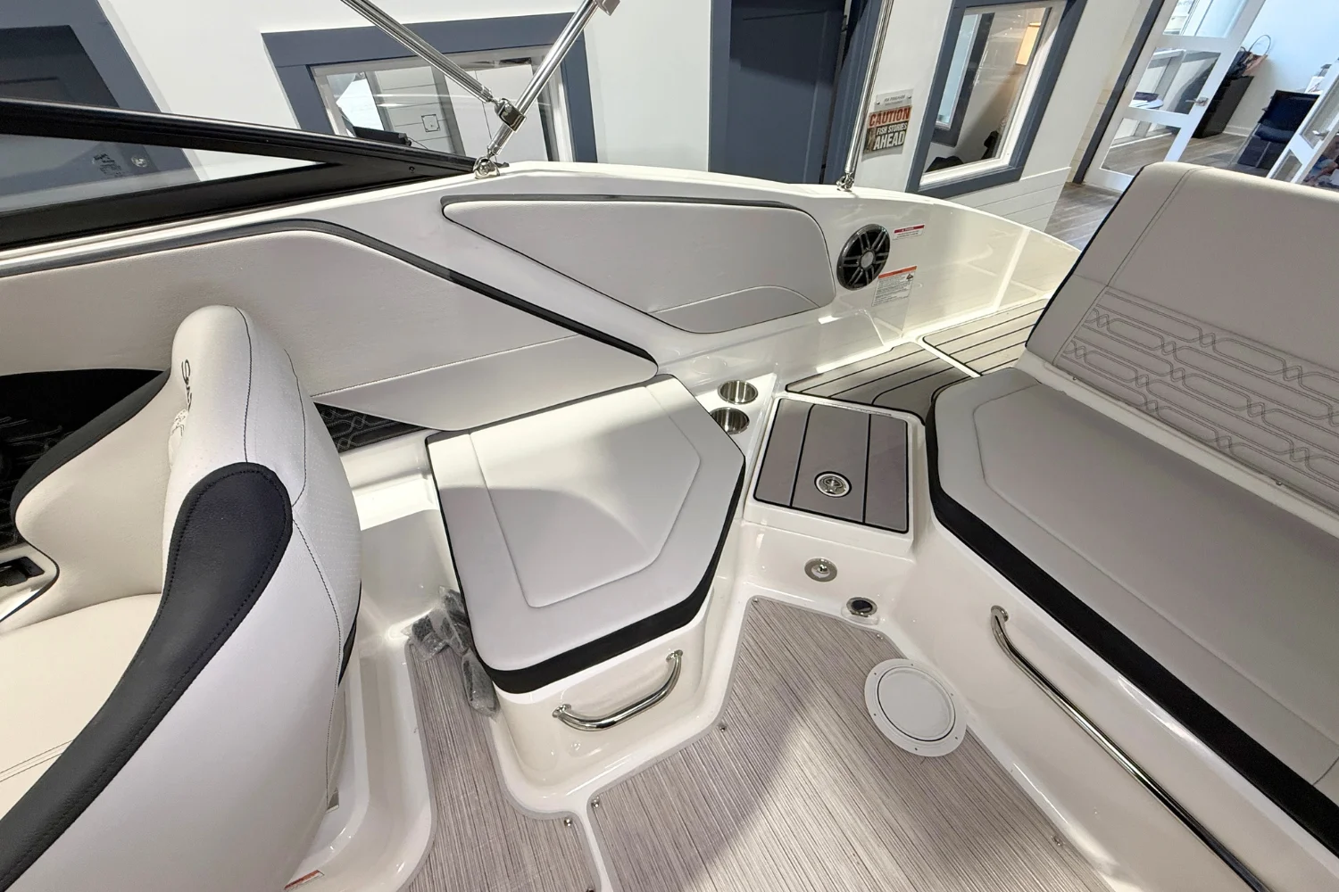2026 Sea Ray SPX 210 Image Thumbnail #9