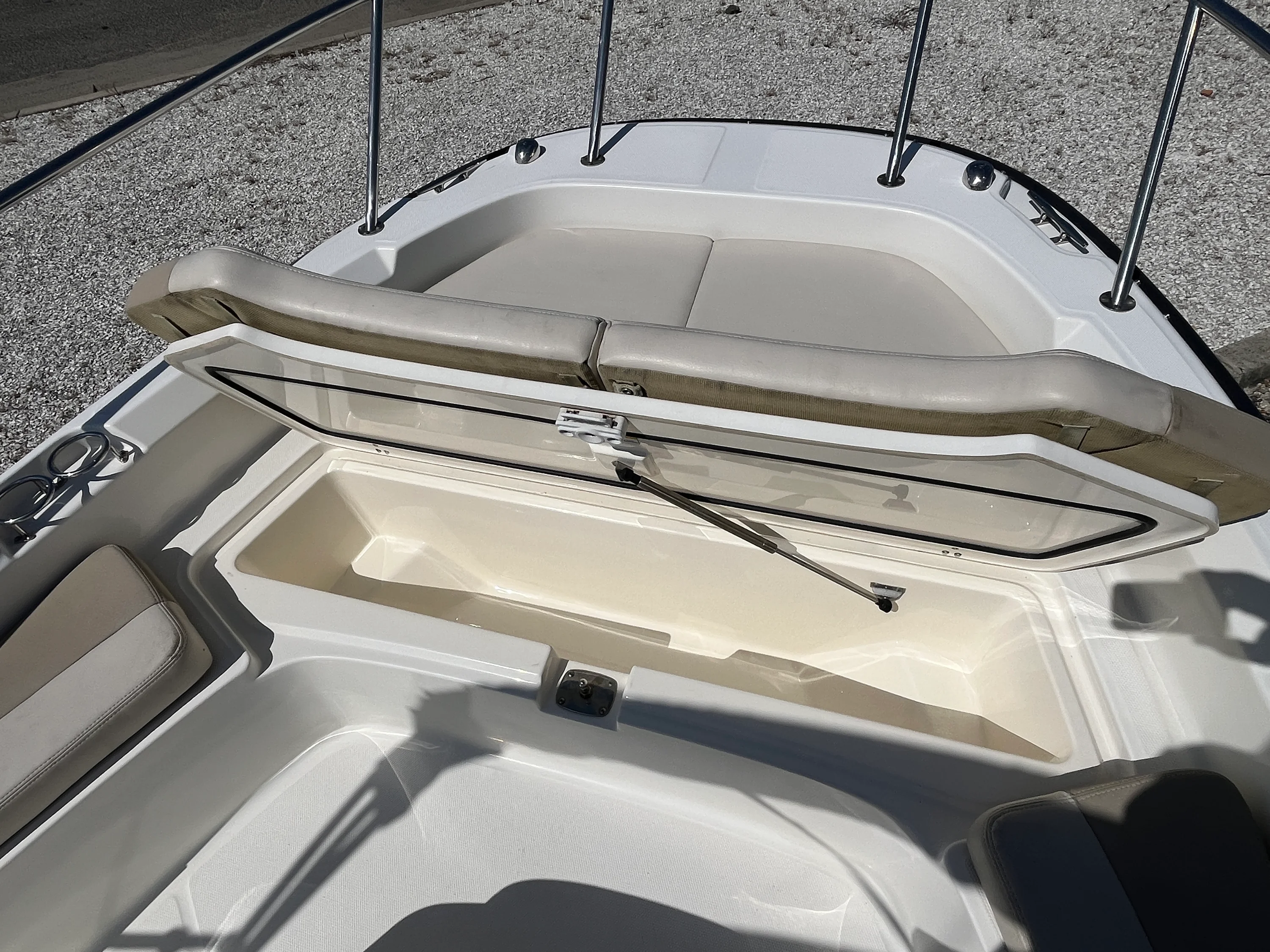 2017 Boston Whaler 210 DAUNTLESS Image Thumbnail #12