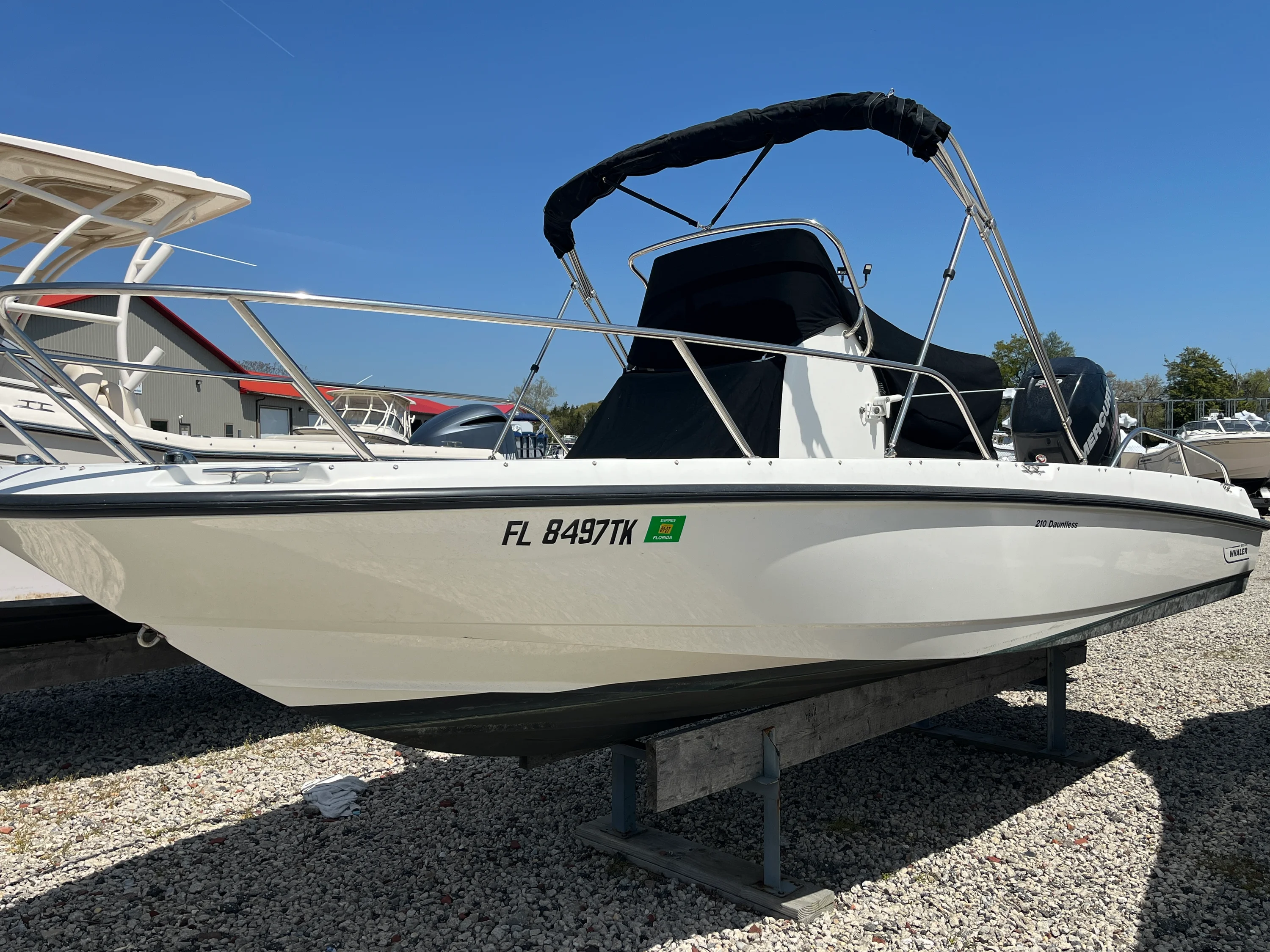 2017 Boston Whaler 210 DAUNTLESS Image Thumbnail #1