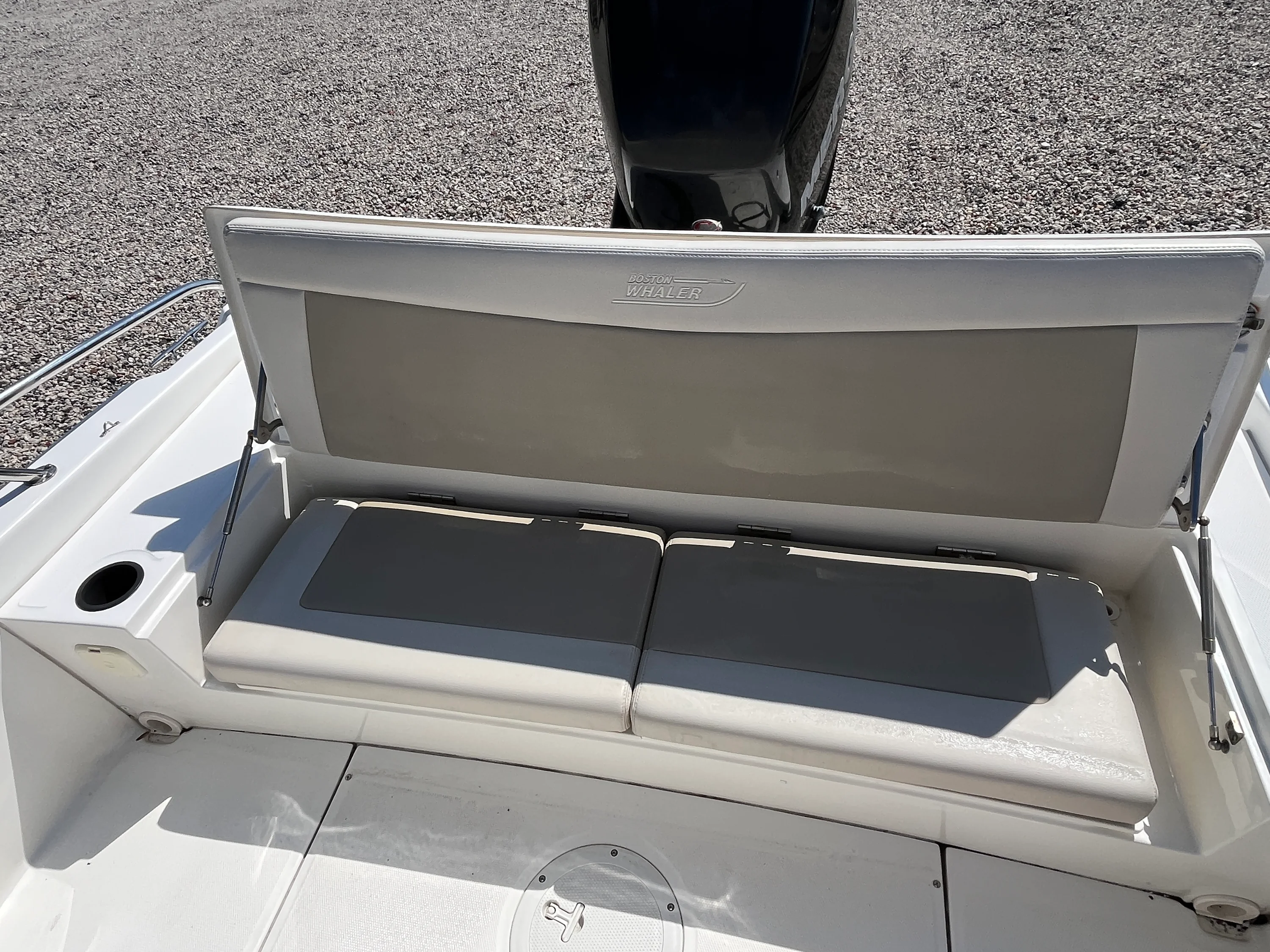 2017 Boston Whaler 210 DAUNTLESS Image Thumbnail #11