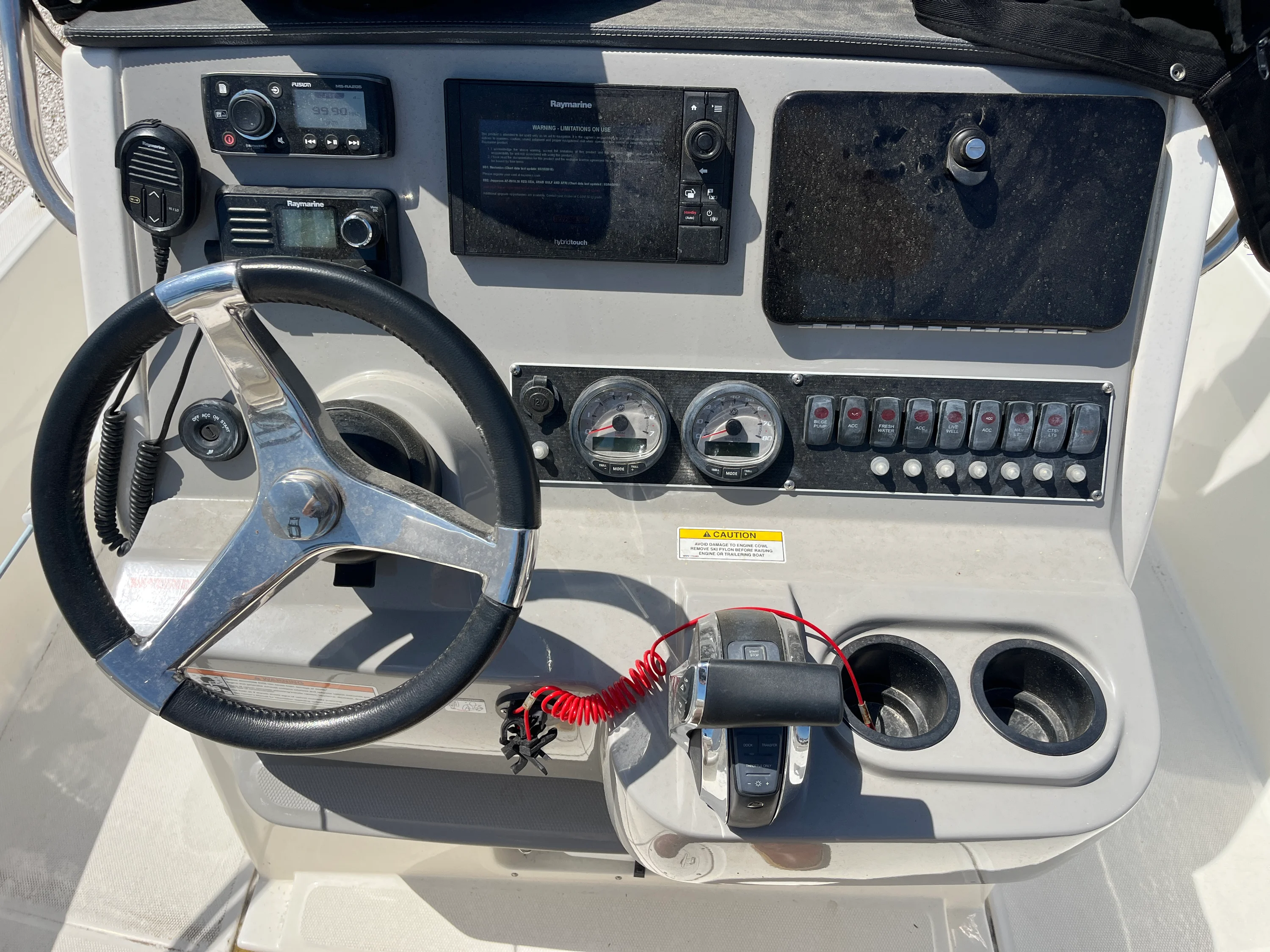 2017 Boston Whaler 210 DAUNTLESS Image Thumbnail #10