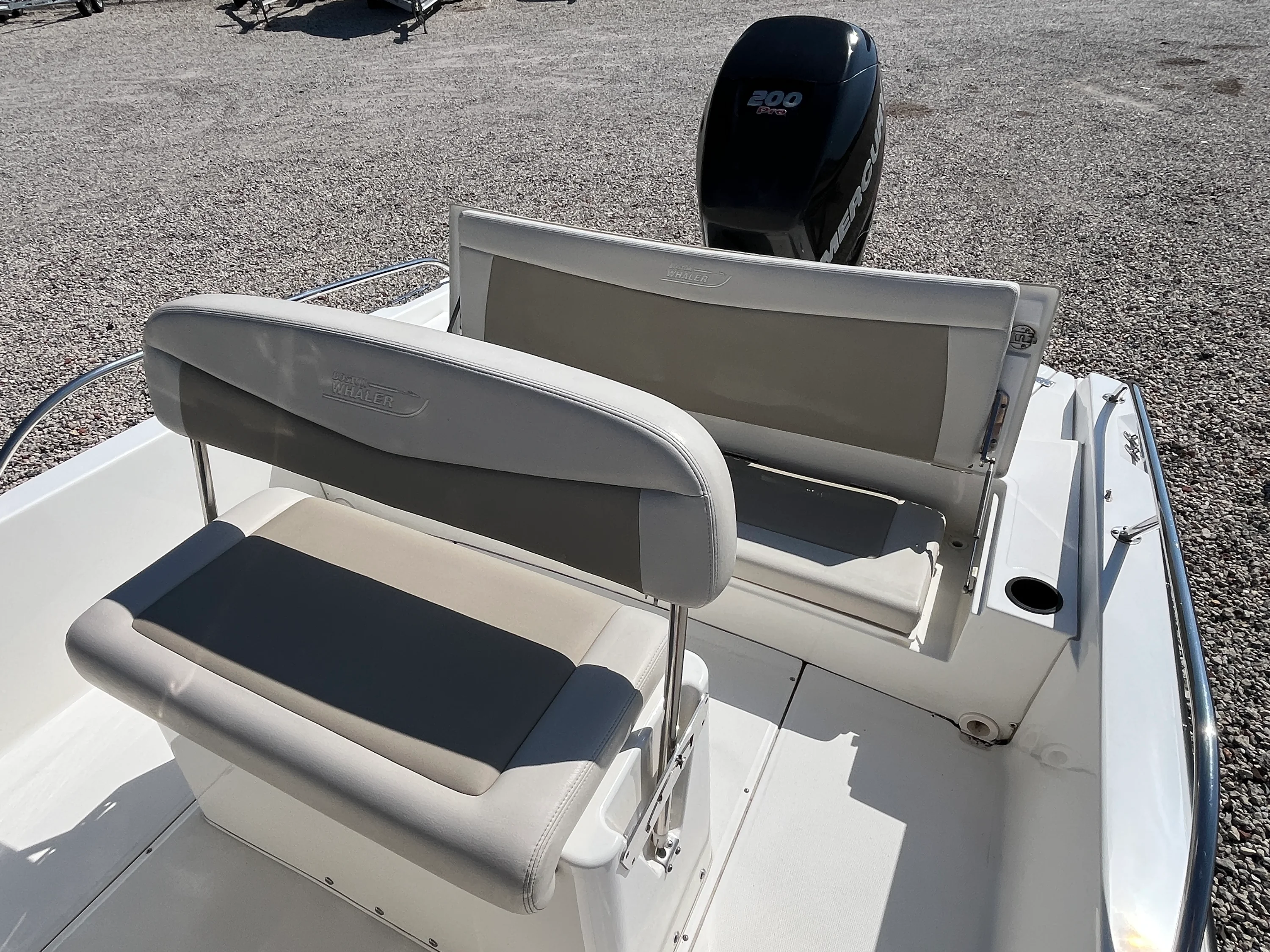 2017 Boston Whaler 210 DAUNTLESS Image Thumbnail #5