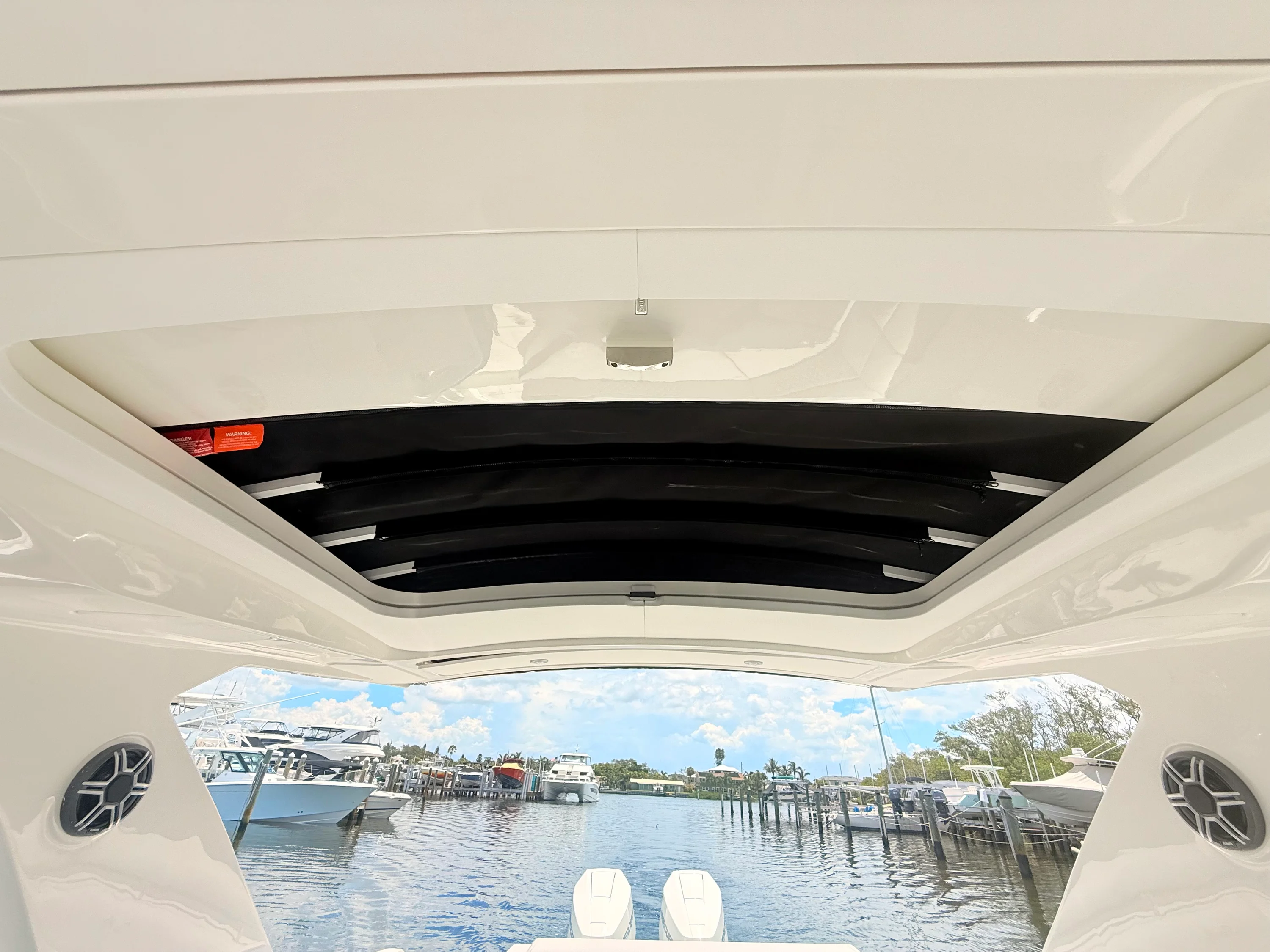 2026 Sea Ray SLX 310 Outboard Image Thumbnail #82