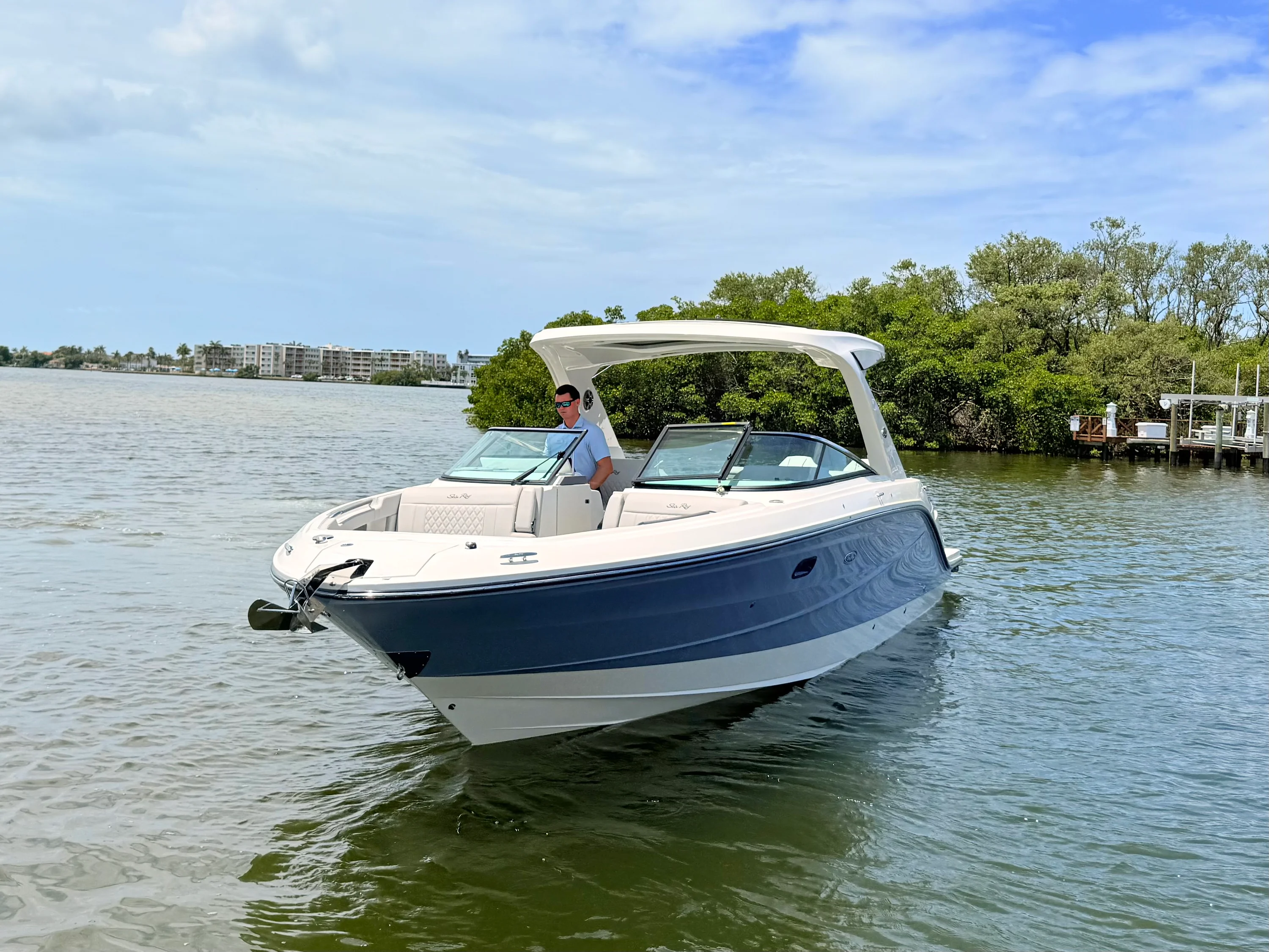 2026 Sea Ray SLX 310 Outboard Image Thumbnail #6