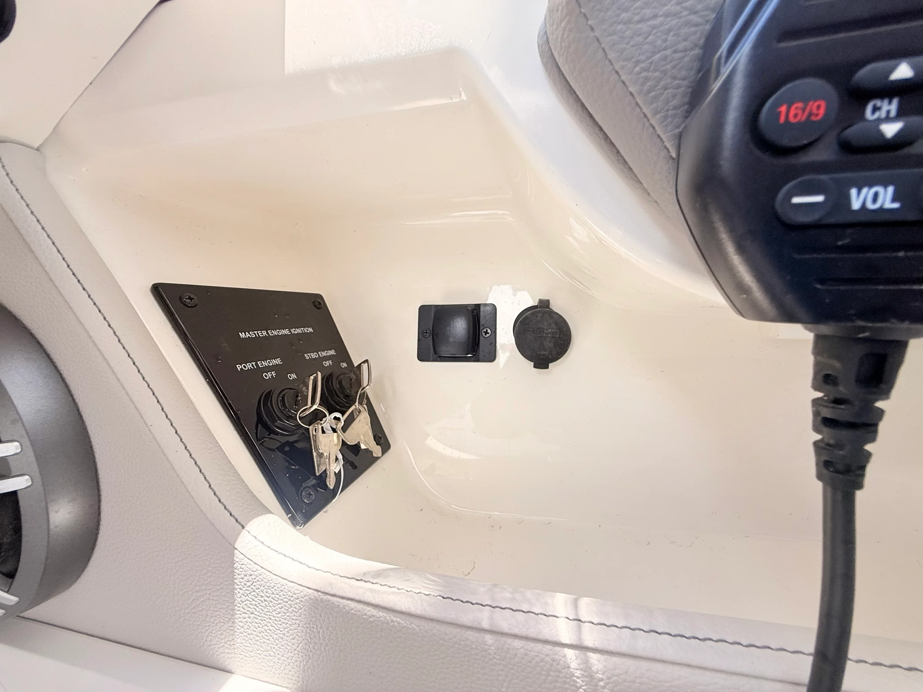 2026 Sea Ray SLX 310 Outboard Image Thumbnail #54