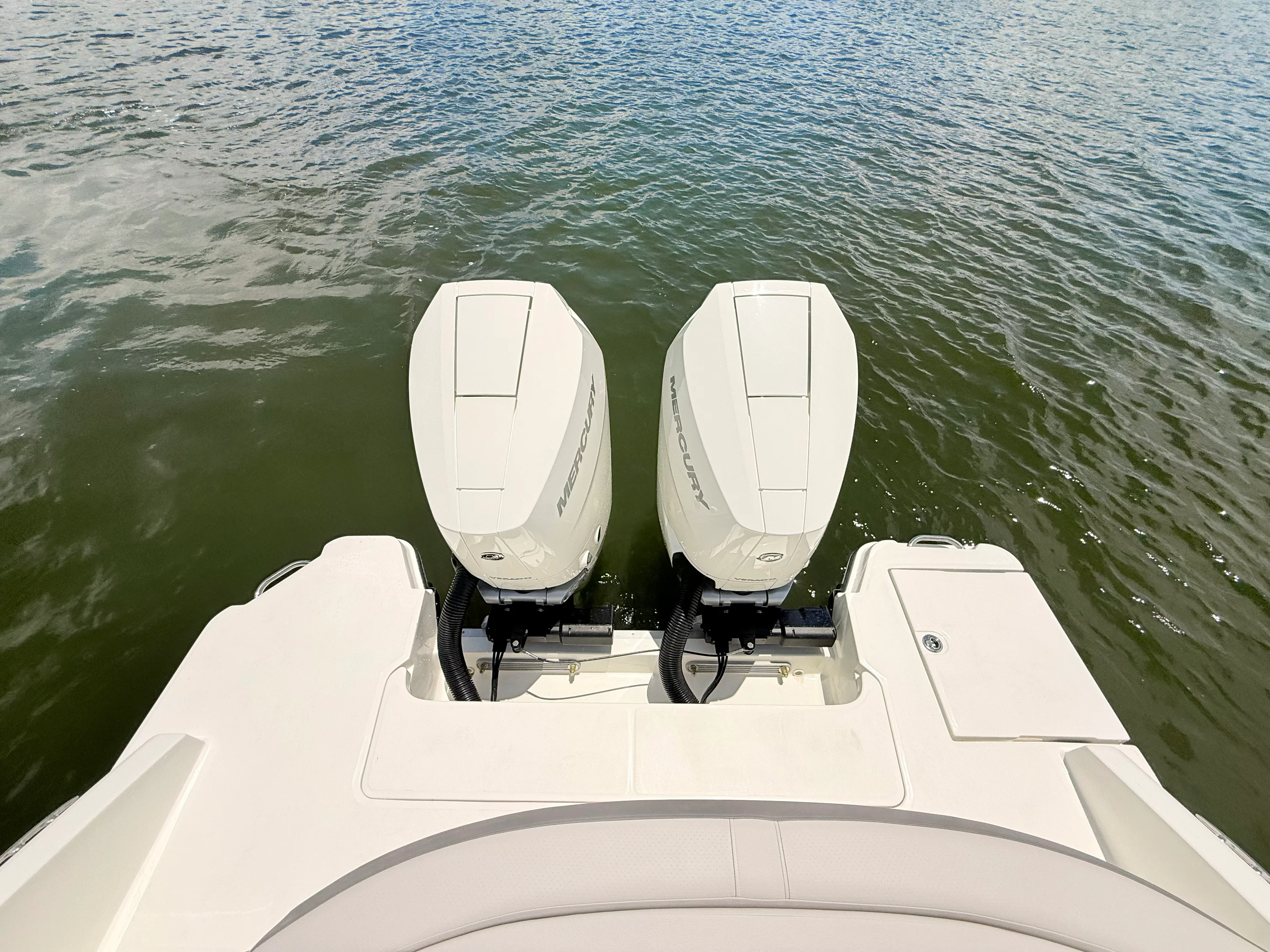 2026 Sea Ray SLX 310 Outboard Image Thumbnail #26