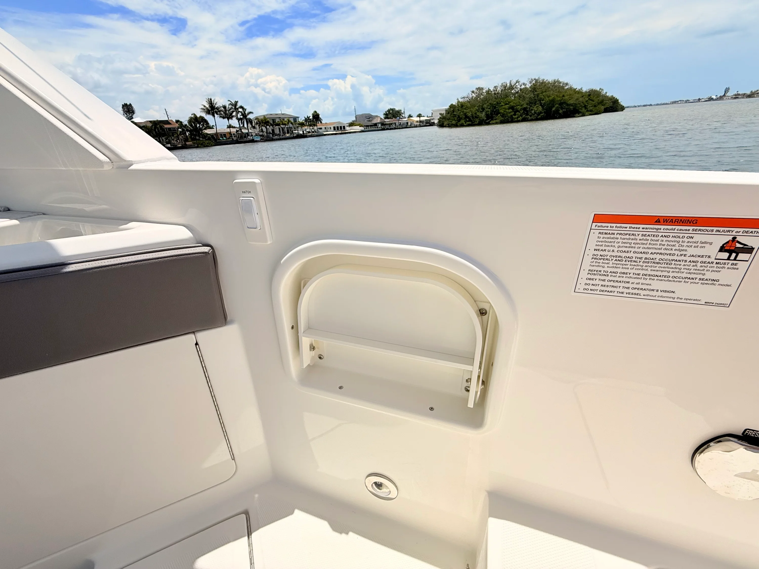 2026 Sea Ray SLX 310 Outboard Image Thumbnail #36