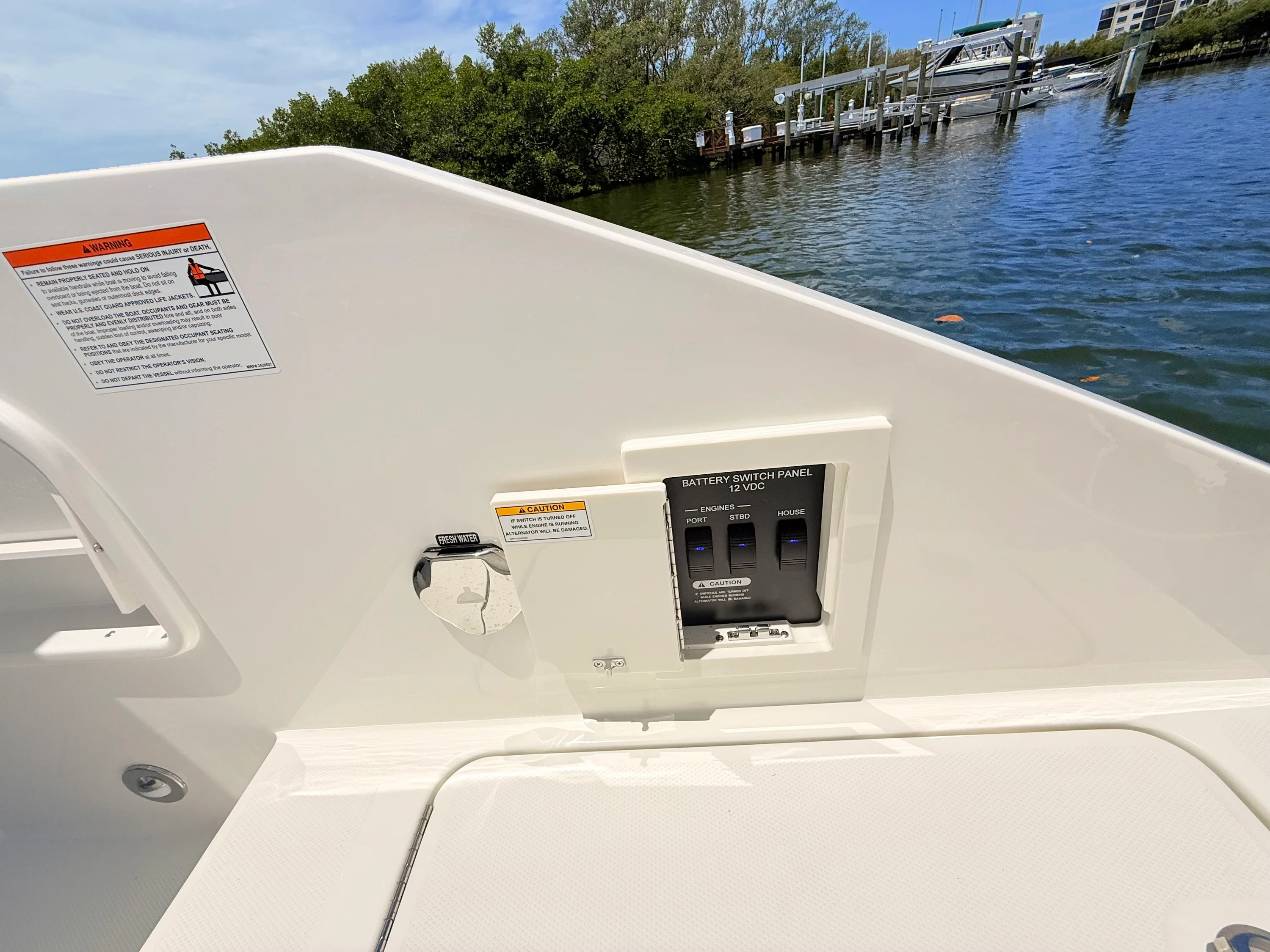 2026 Sea Ray SLX 310 Outboard Image Thumbnail #32
