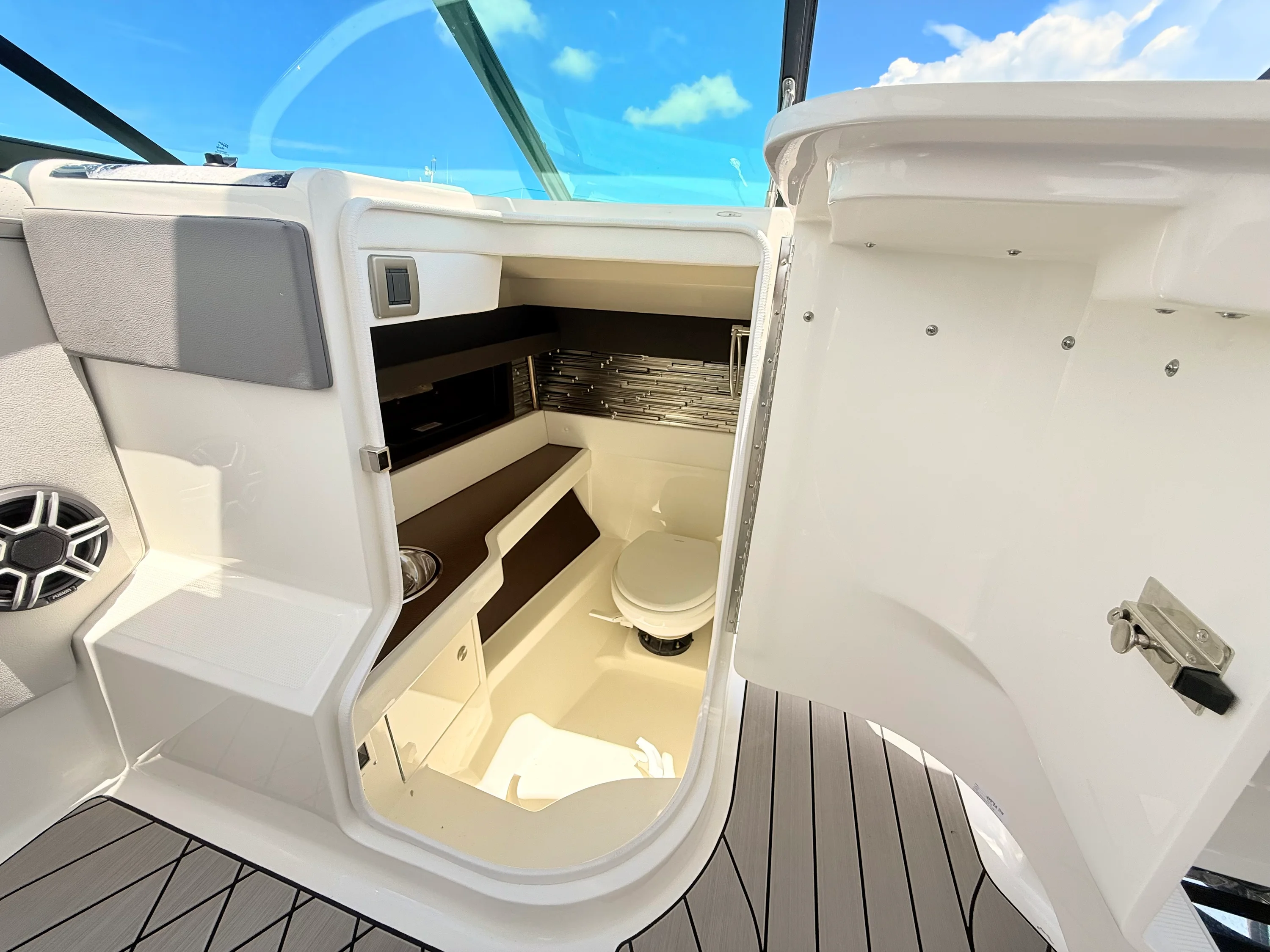 2026 Sea Ray SLX 310 Outboard Image Thumbnail #64