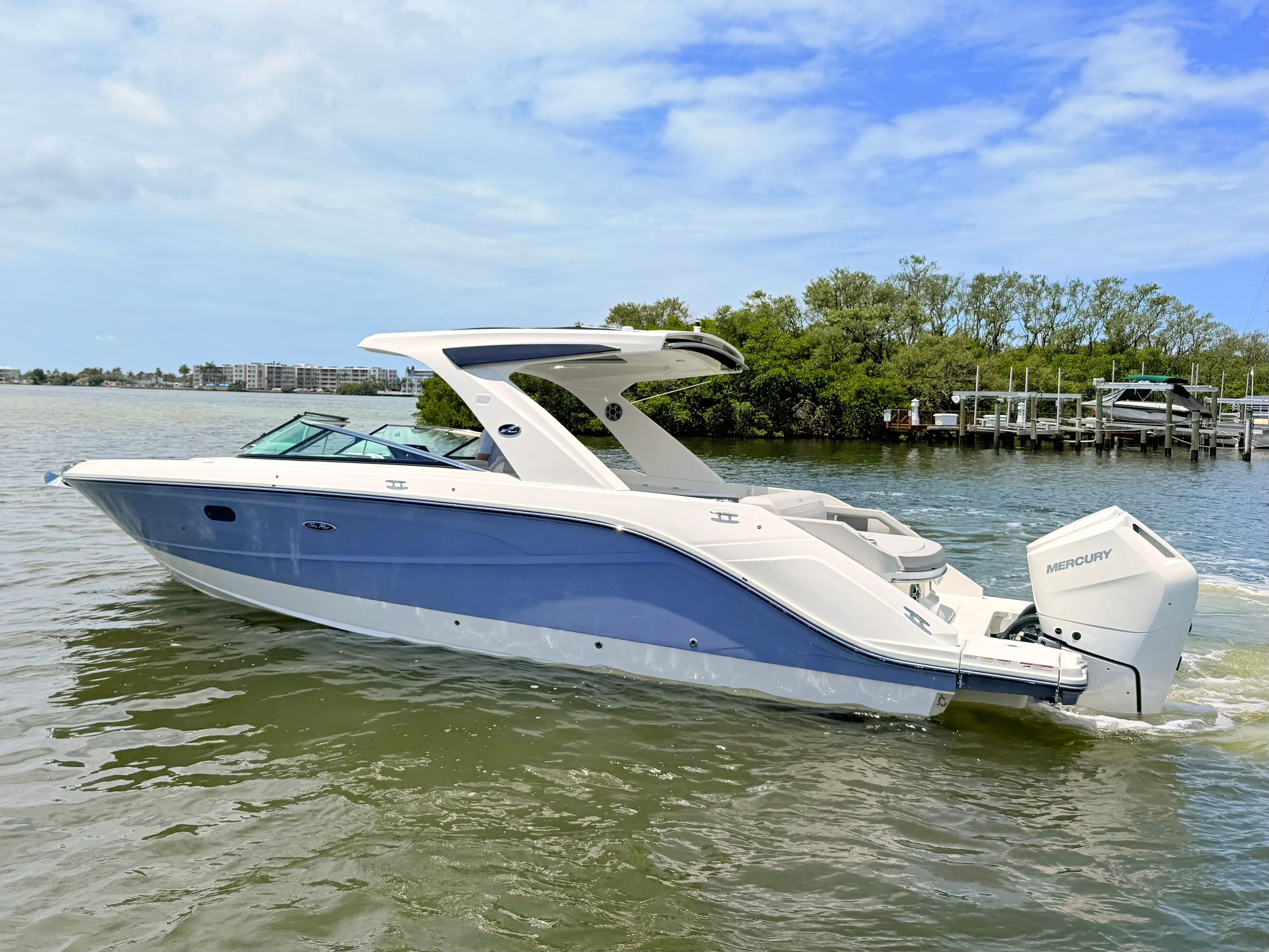 2026 Sea Ray SLX 310 Outboard Image Thumbnail #12