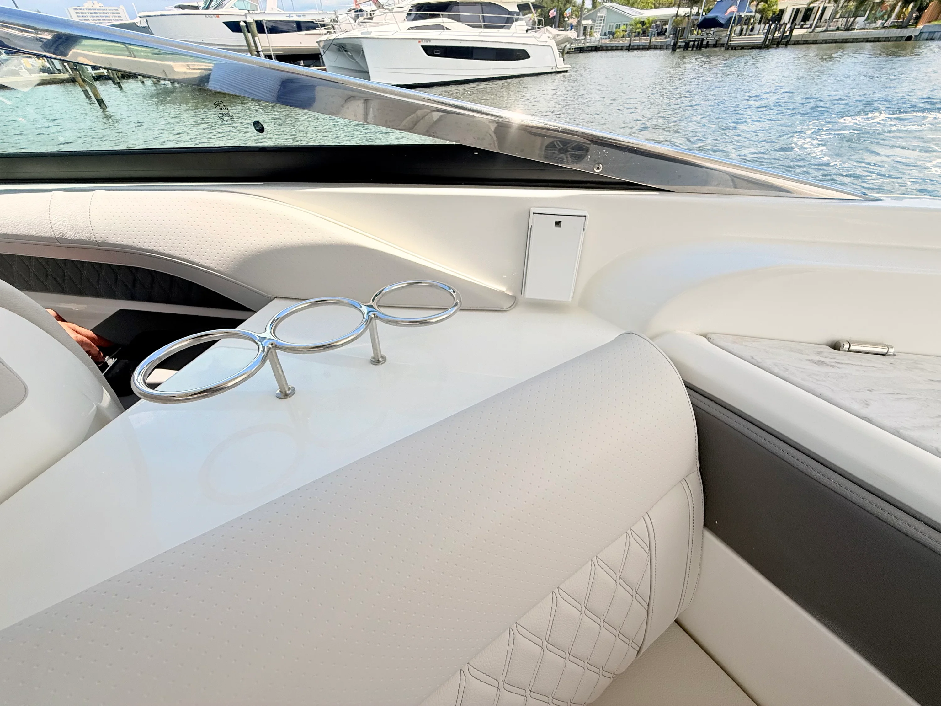 2026 Sea Ray SLX 310 Outboard Image Thumbnail #46