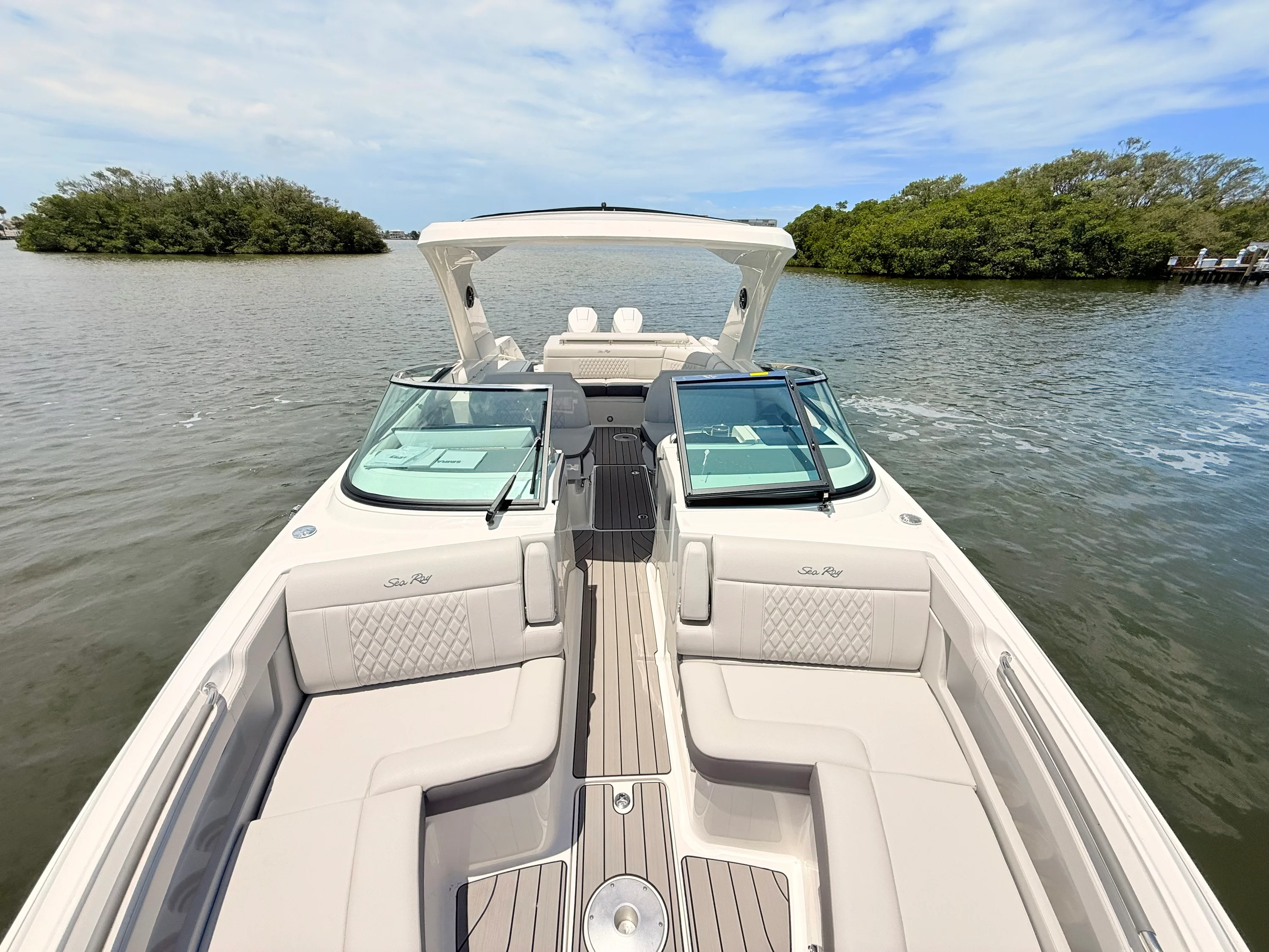 2026 Sea Ray SLX 310 Outboard Image Thumbnail #73