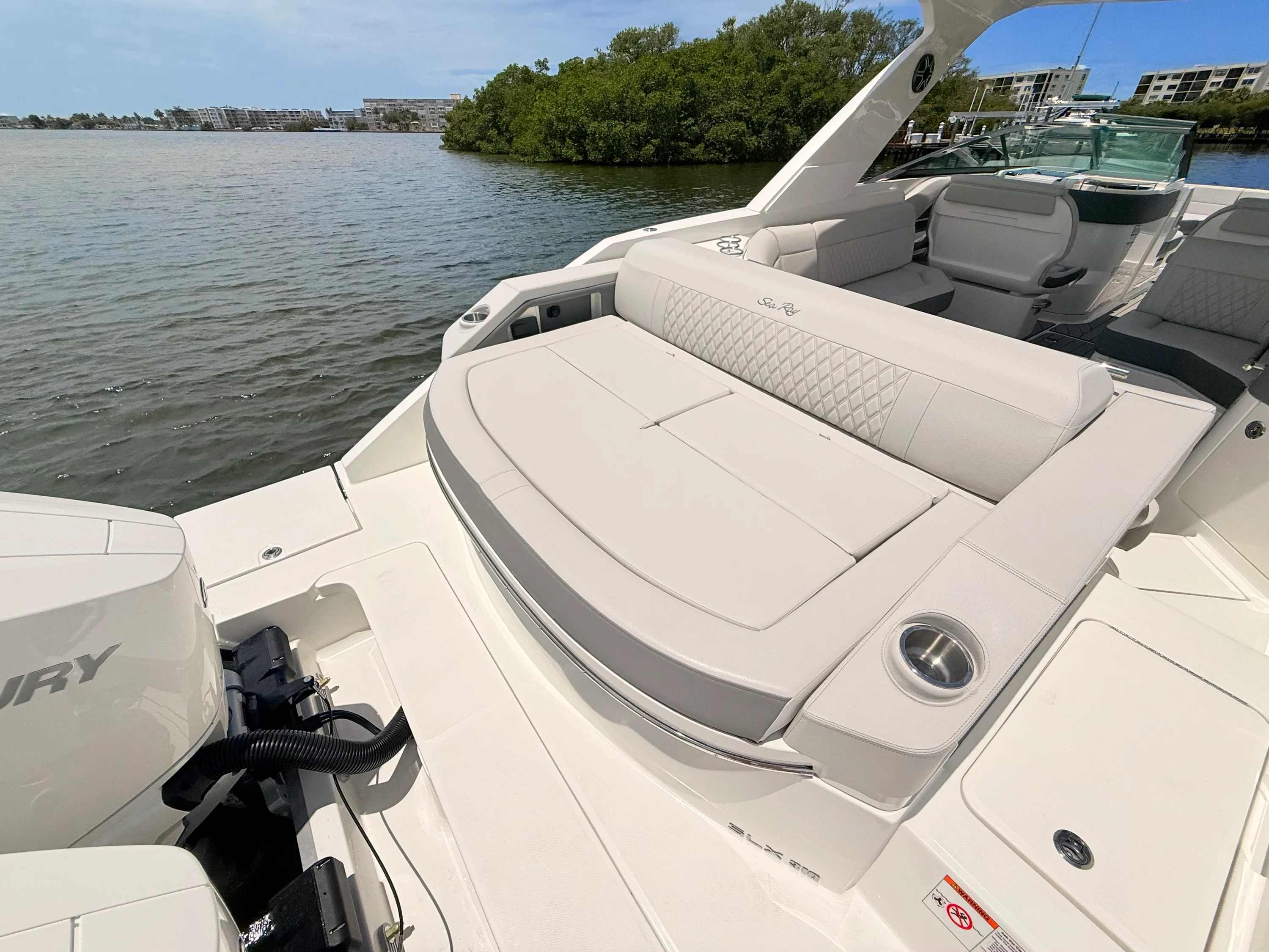 2026 Sea Ray SLX 310 Outboard Image Thumbnail #28