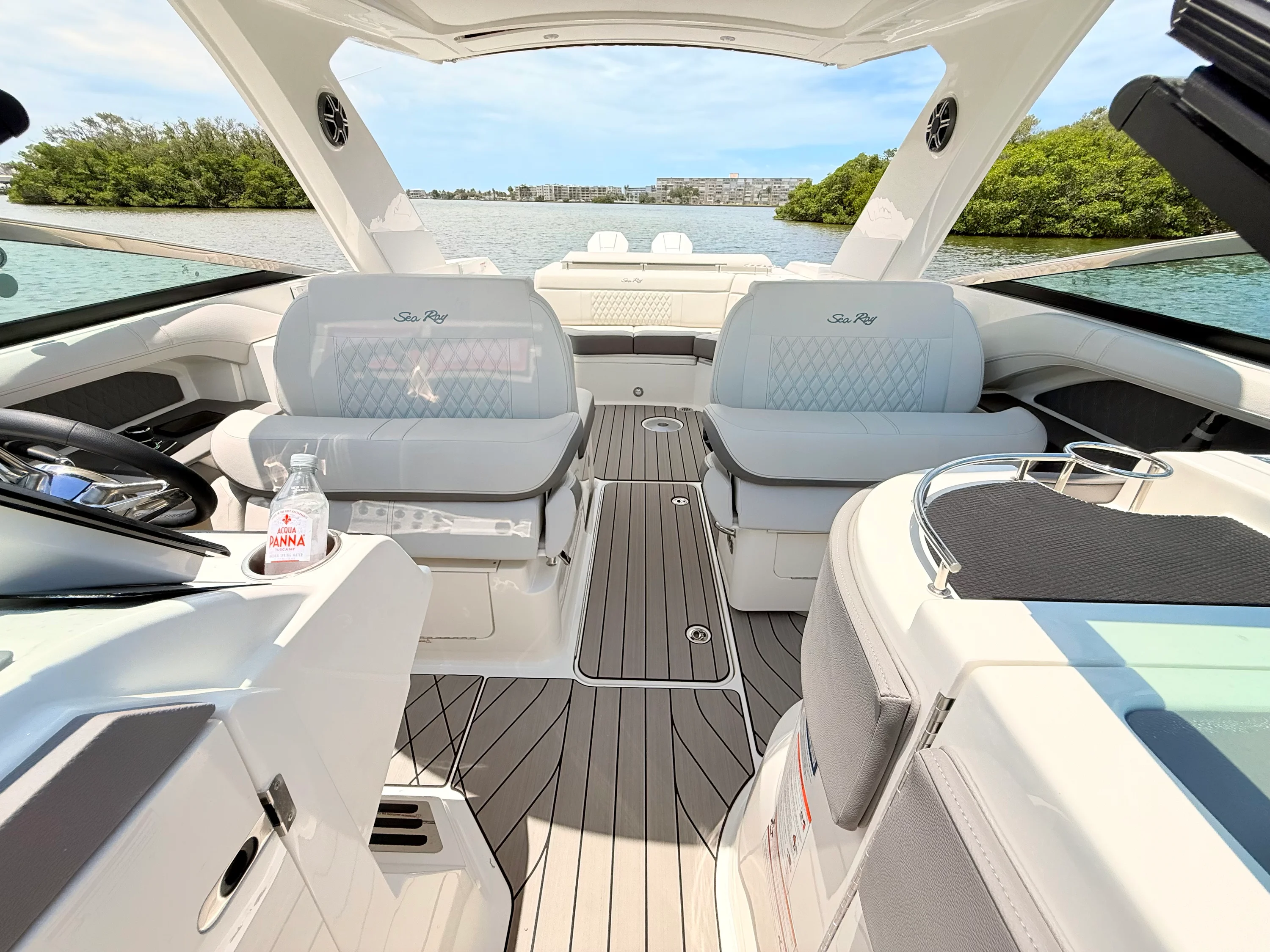 2026 Sea Ray SLX 310 Outboard Image Thumbnail #79