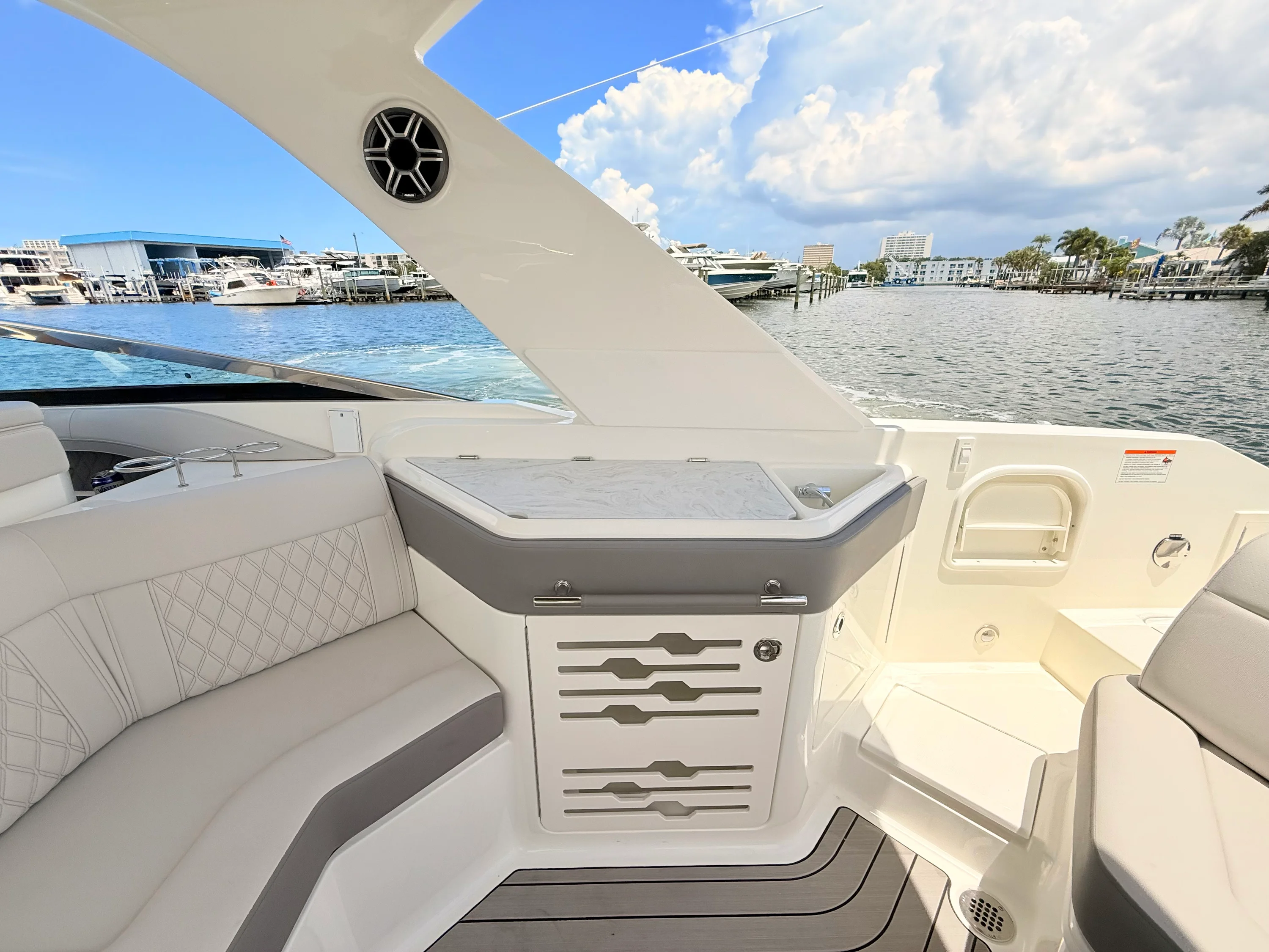 2026 Sea Ray SLX 310 Outboard Image Thumbnail #42