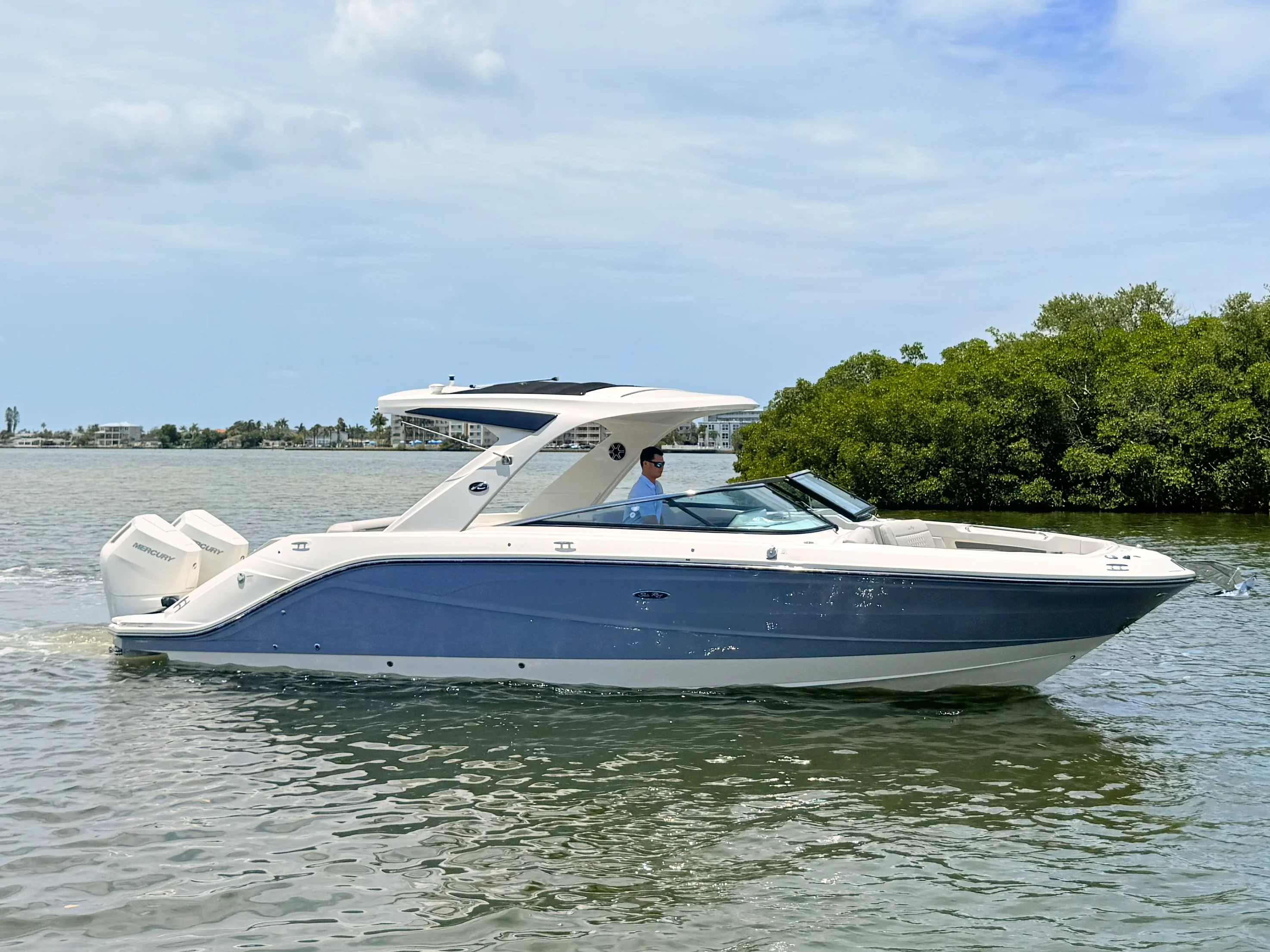 2026 Sea Ray SLX 310 Outboard Image Thumbnail #0