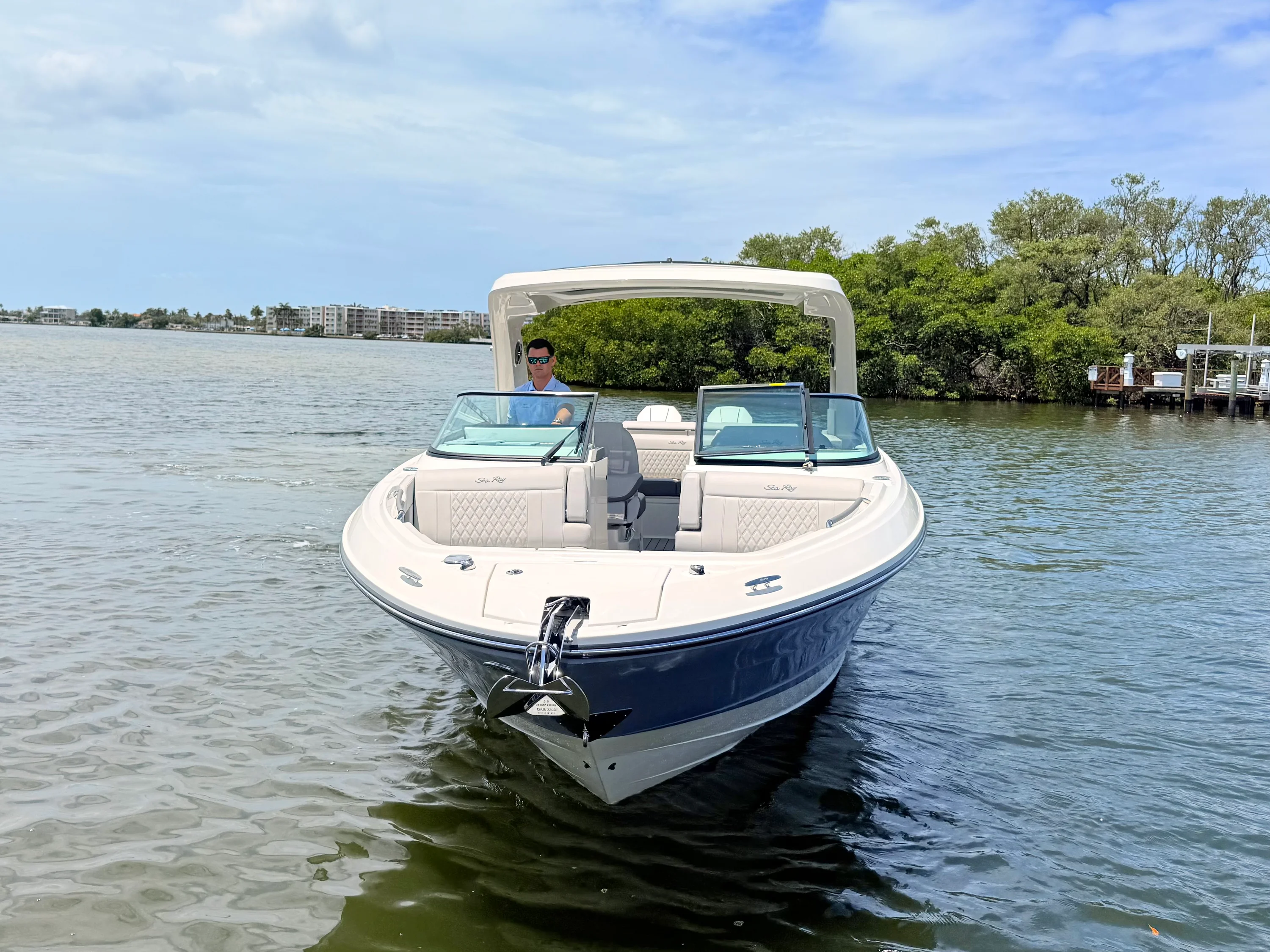 2026 Sea Ray SLX 310 Outboard Image Thumbnail #4