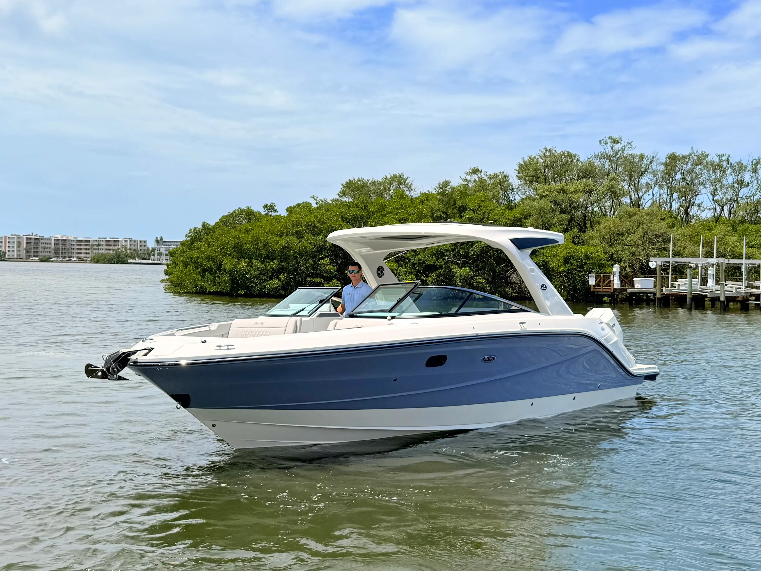 2026 Sea Ray SLX 310 Outboard Image Thumbnail #7