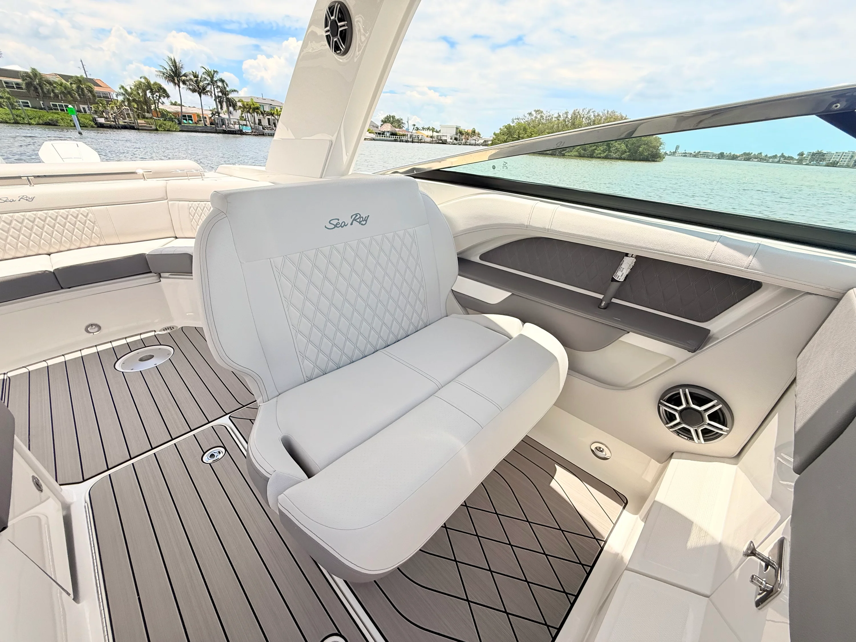 2026 Sea Ray SLX 310 Outboard Image Thumbnail #61