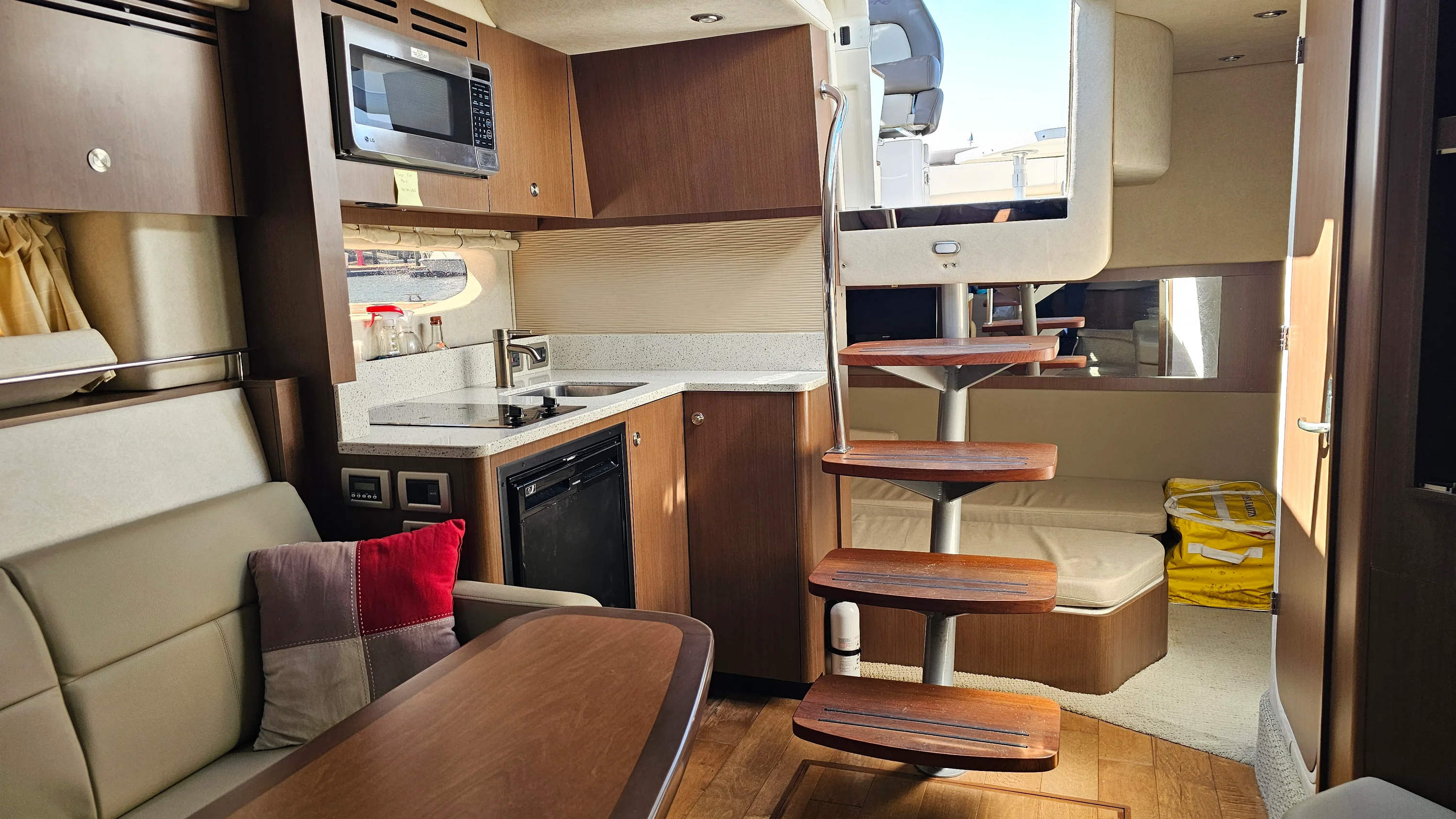 2013 Sea Ray 350 SUNDANCER Image Thumbnail #15