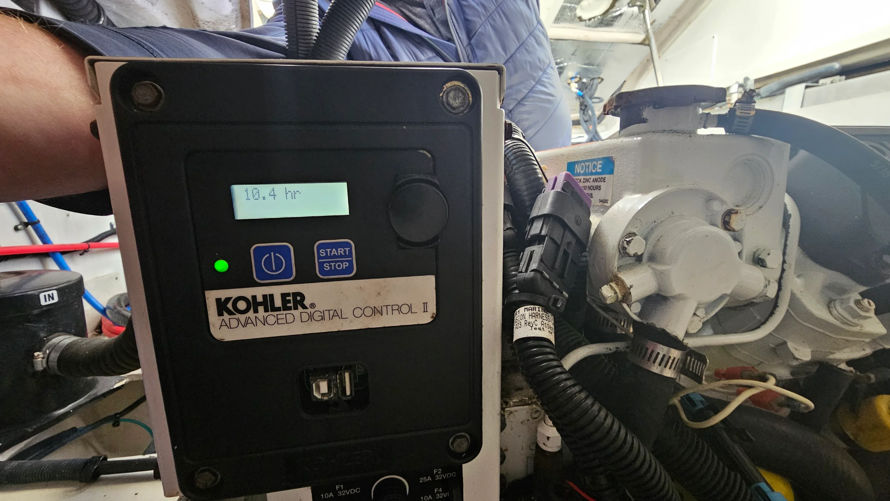 2013 Sea Ray 350 SUNDANCER Image Thumbnail #23