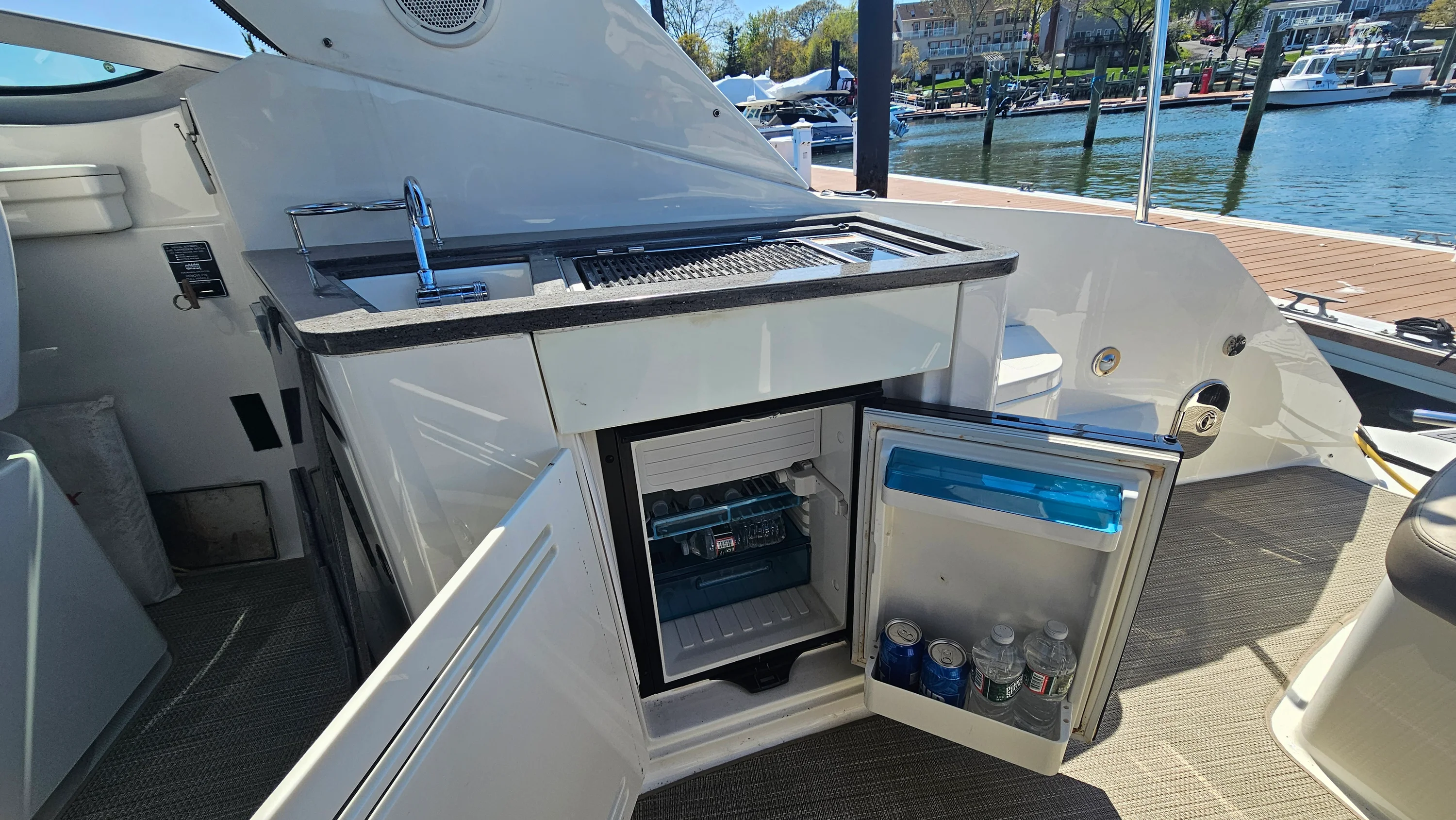 2013 Sea Ray 350 SUNDANCER Image Thumbnail #5