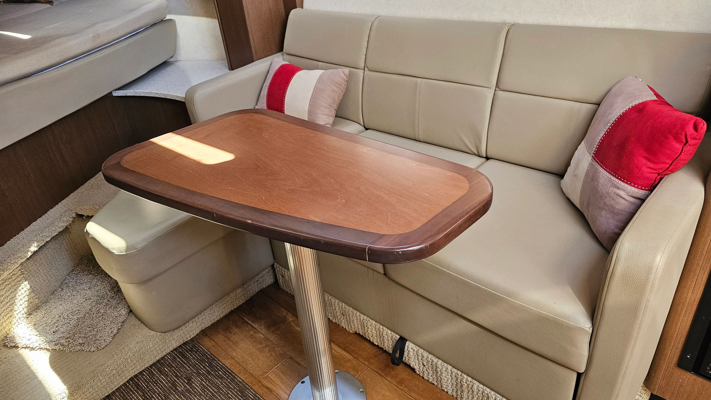 2013 Sea Ray 350 SUNDANCER Image Thumbnail #13