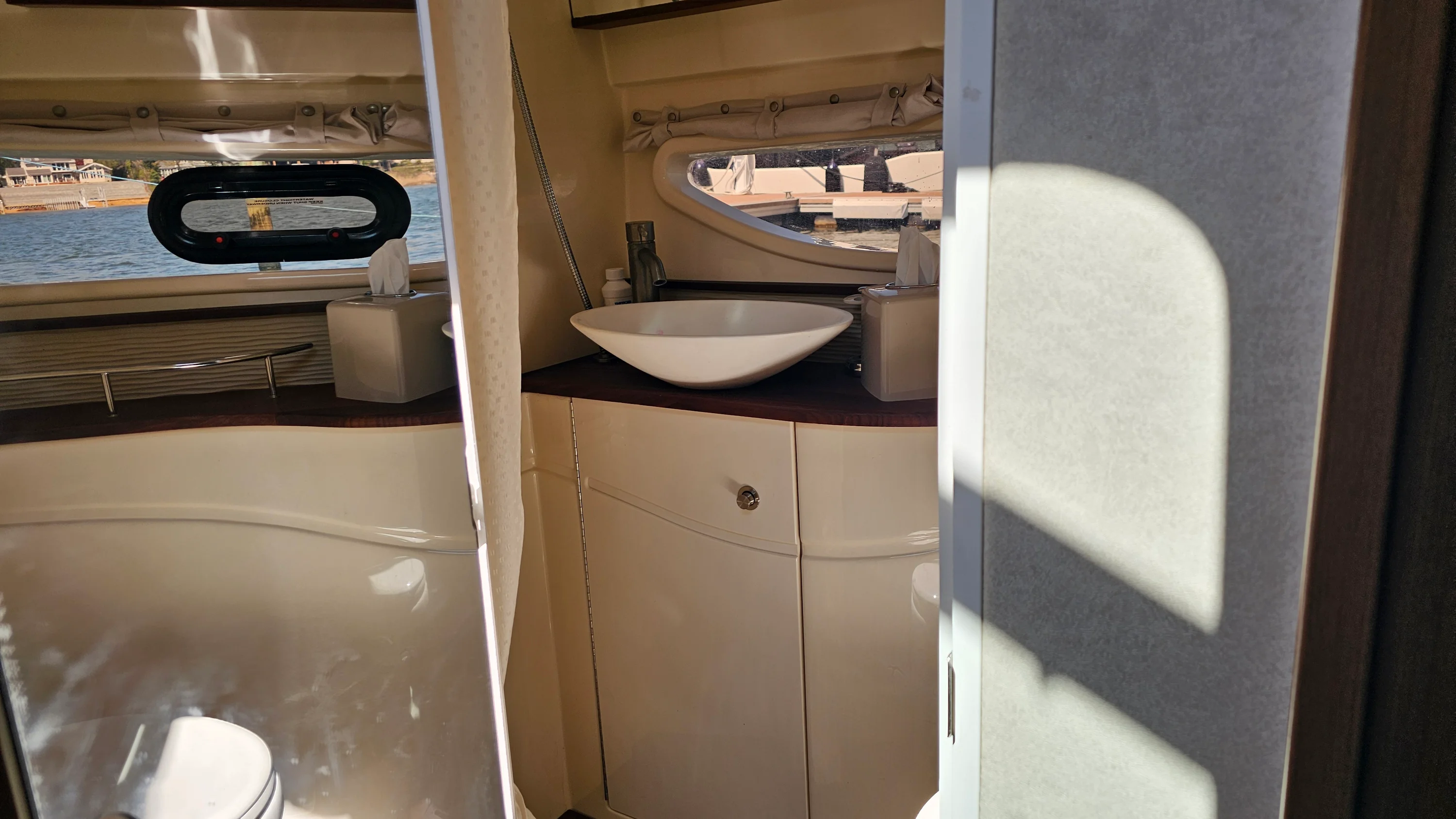 2013 Sea Ray 350 SUNDANCER Image Thumbnail #18
