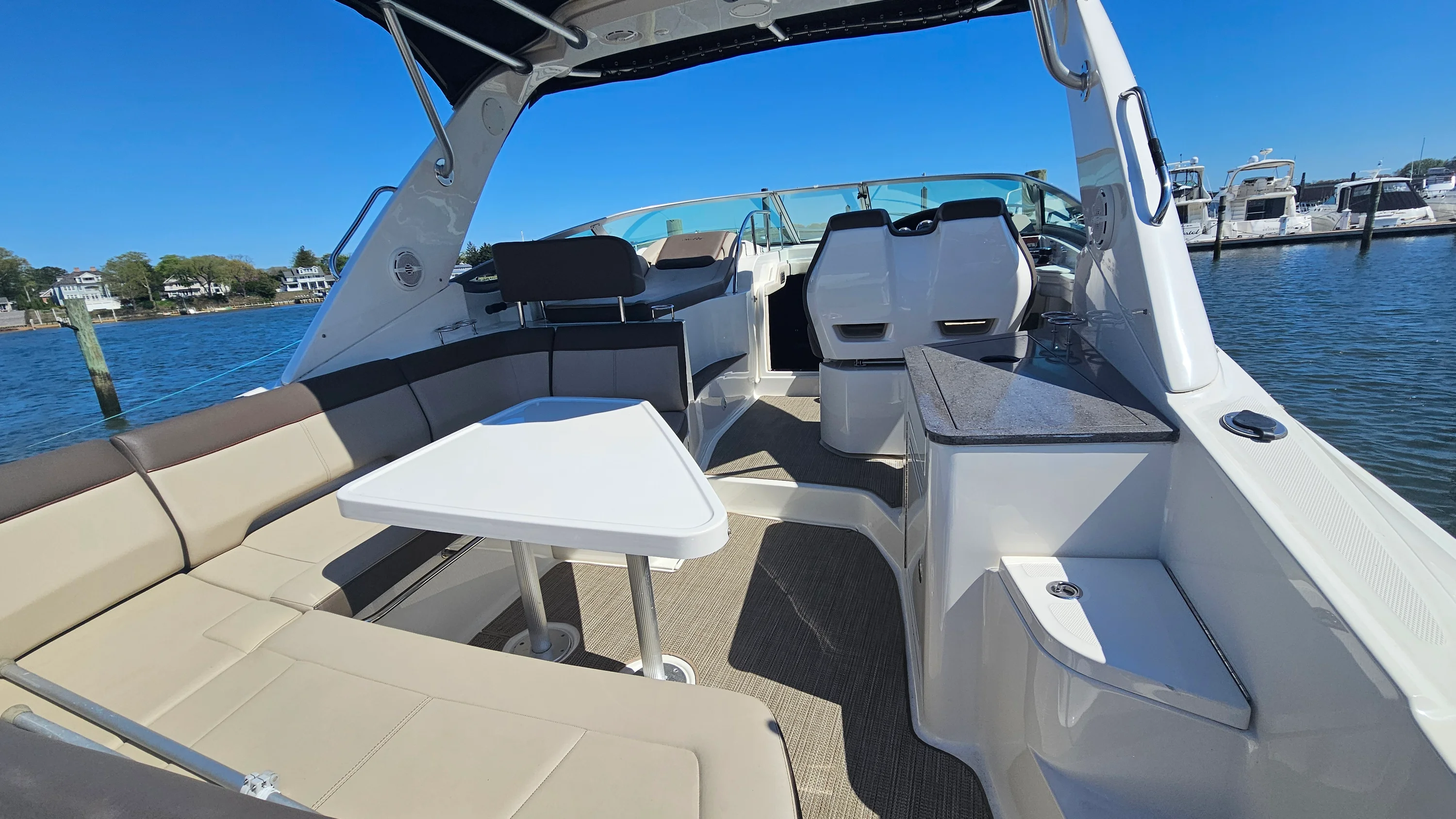 2013 Sea Ray 350 SUNDANCER Image Thumbnail #3