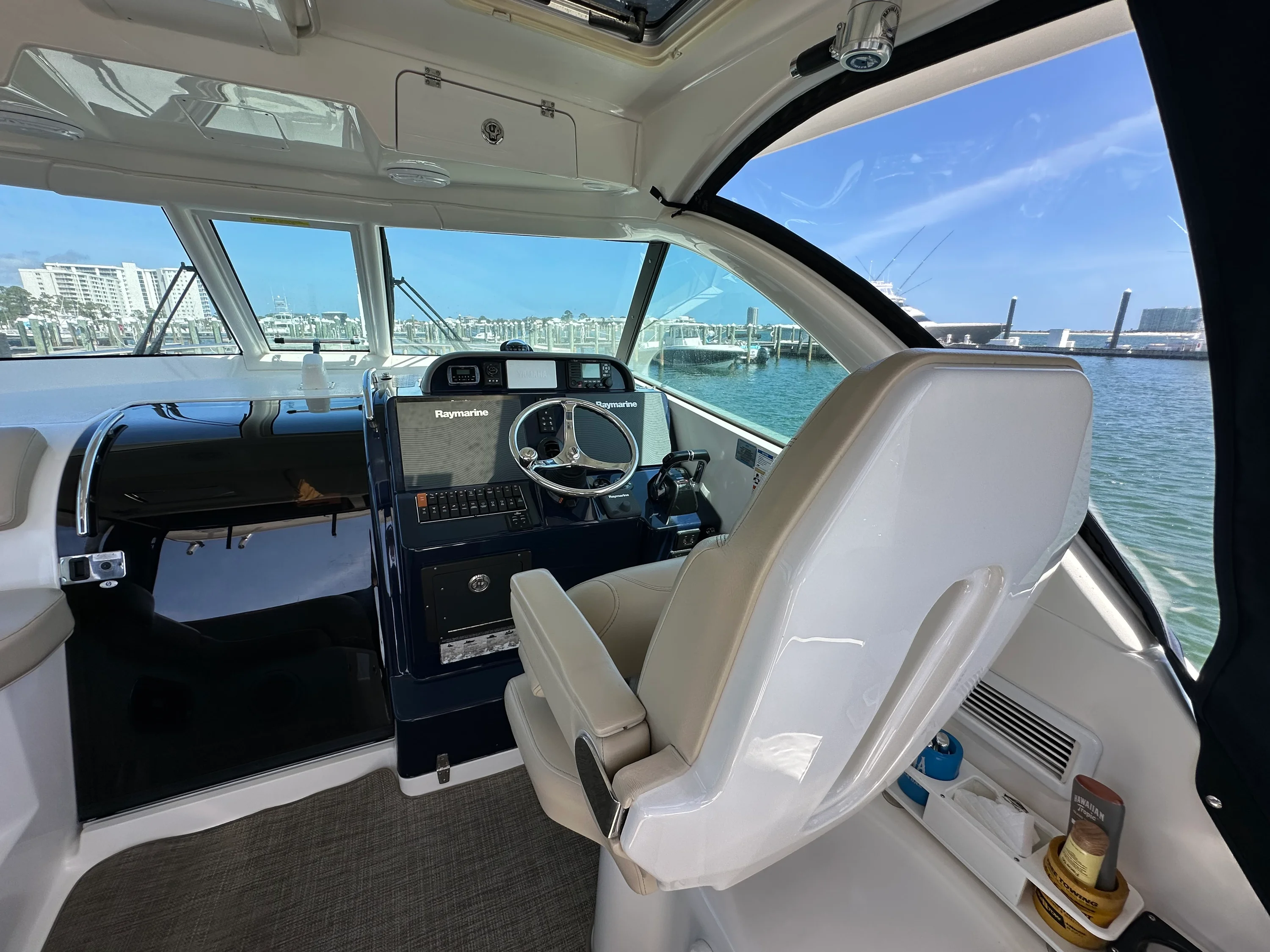 2015 Pursuit OS 345 Image Thumbnail #24