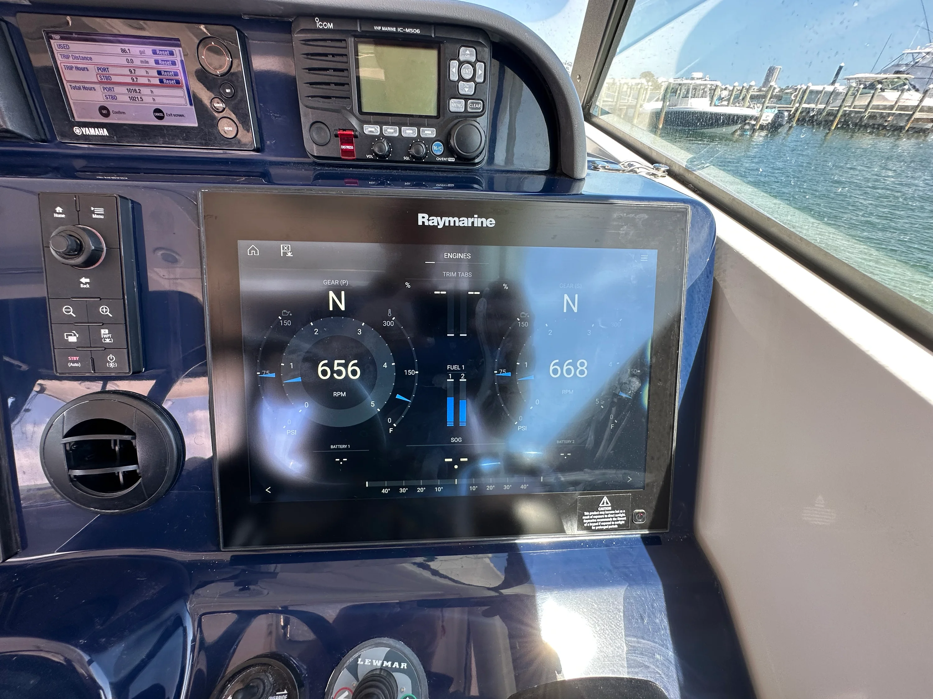 2015 Pursuit OS 345 Image Thumbnail #31