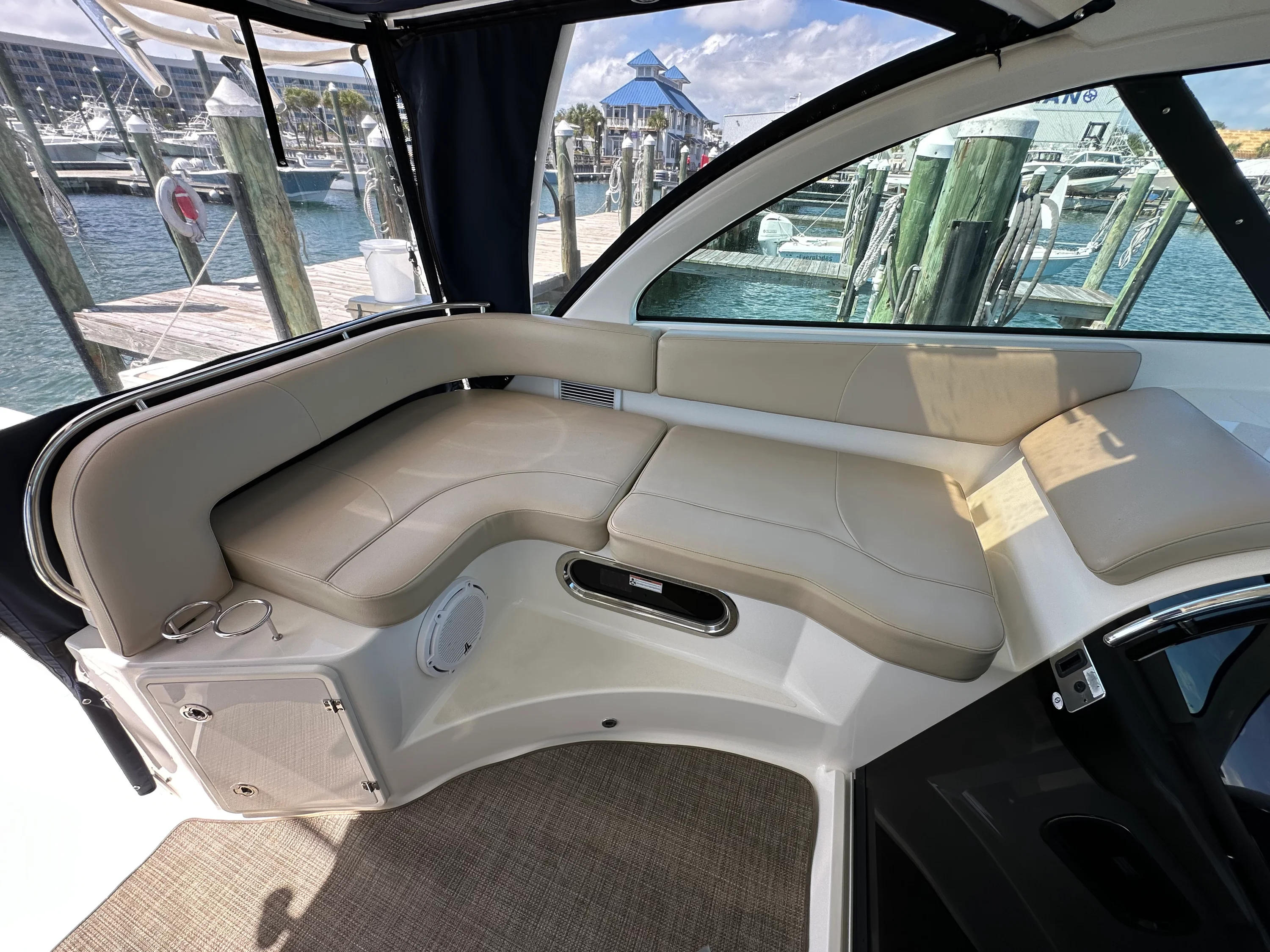 2015 Pursuit OS 345 Image Thumbnail #26