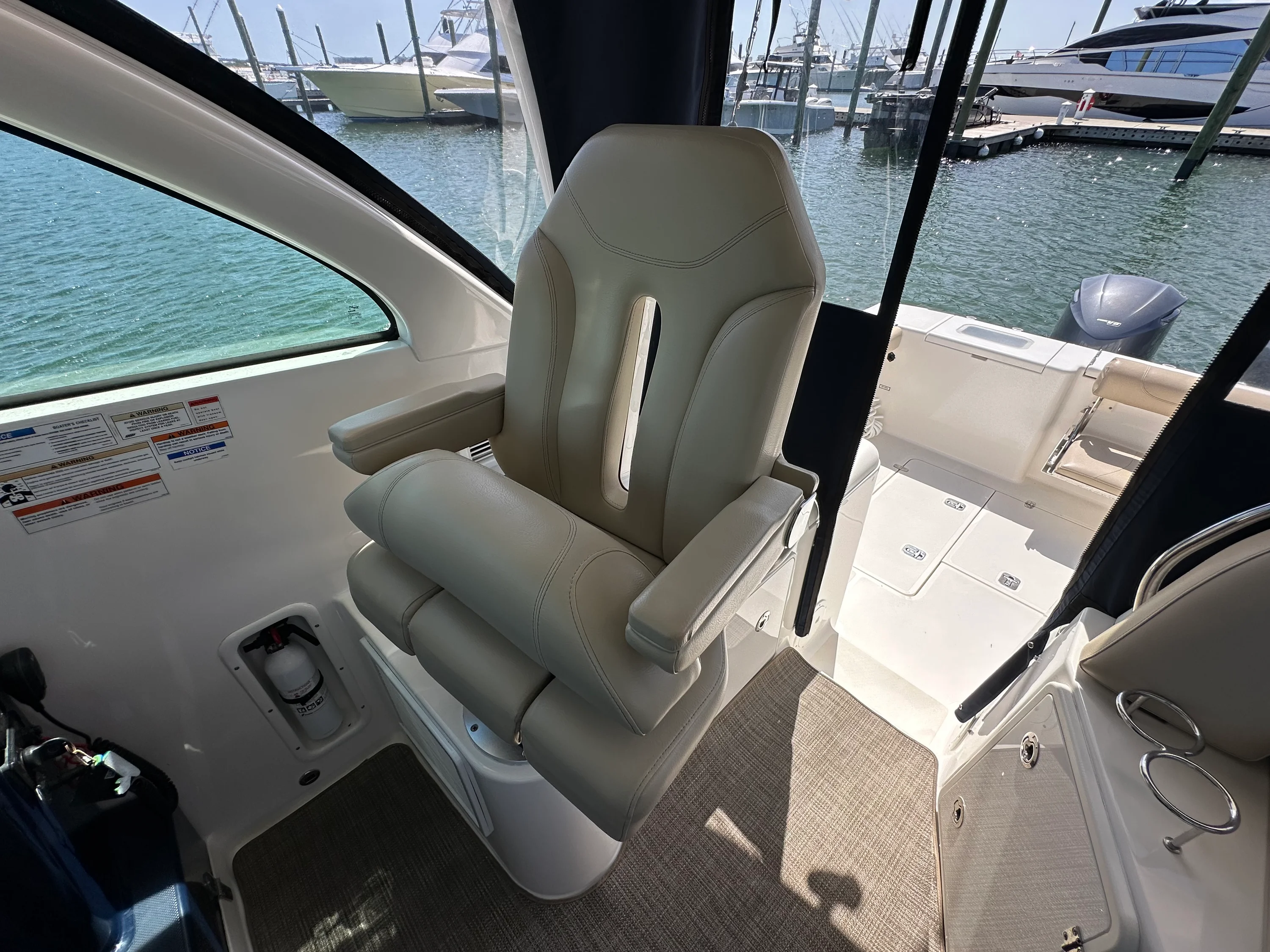 2015 Pursuit OS 345 Image Thumbnail #25