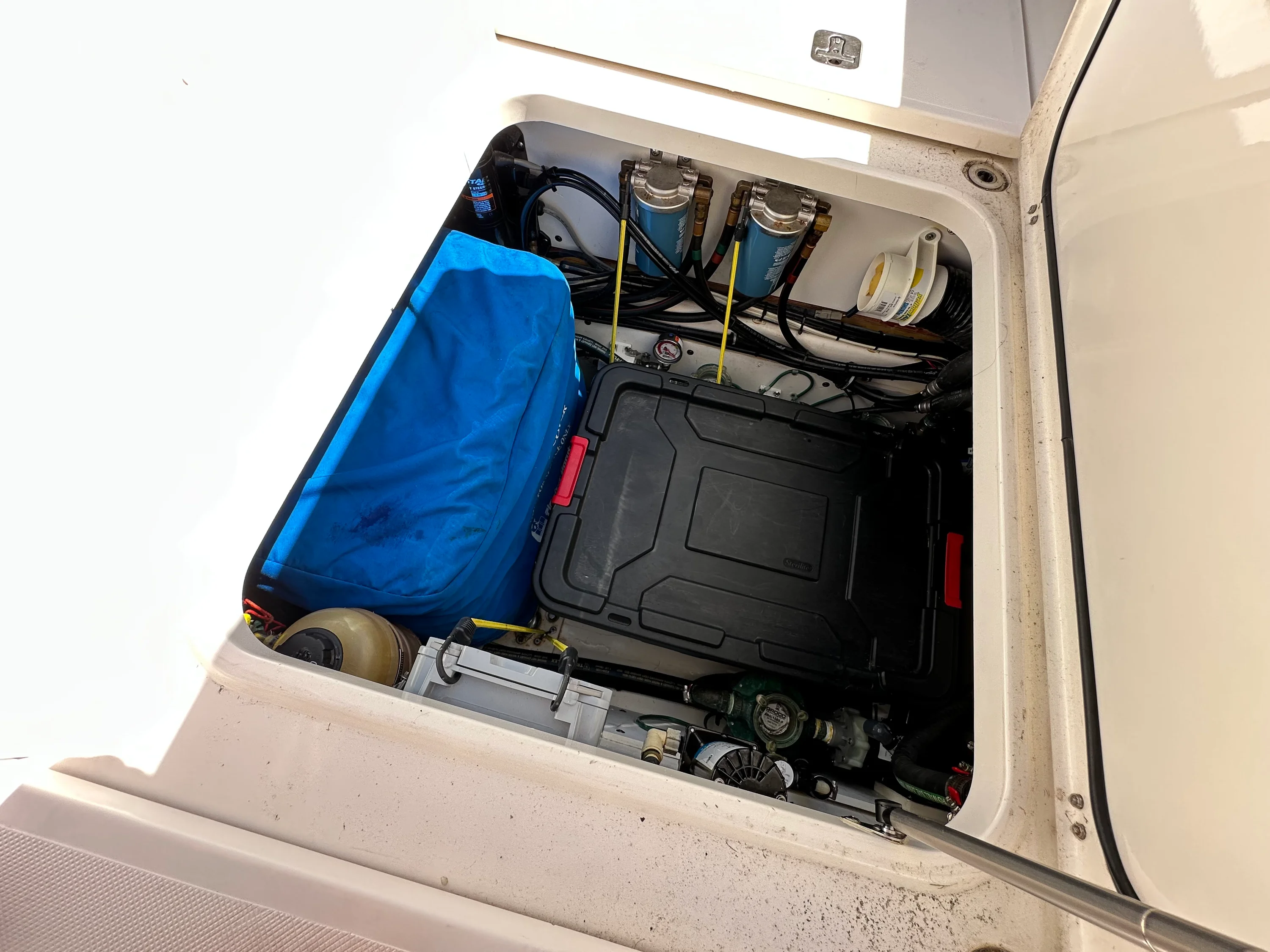 2015 Pursuit OS 345 Image Thumbnail #19