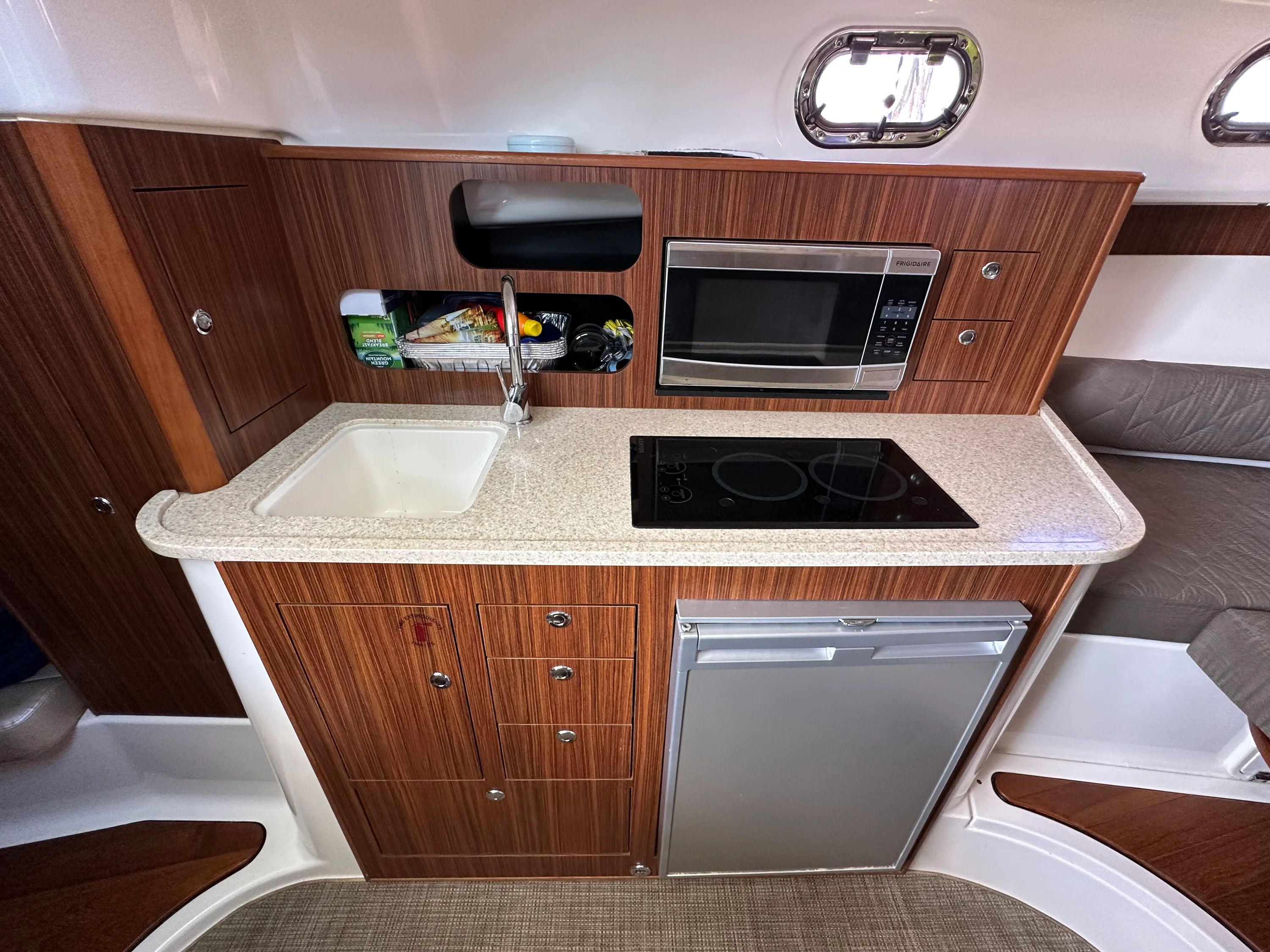 2015 Pursuit OS 345 Image Thumbnail #40