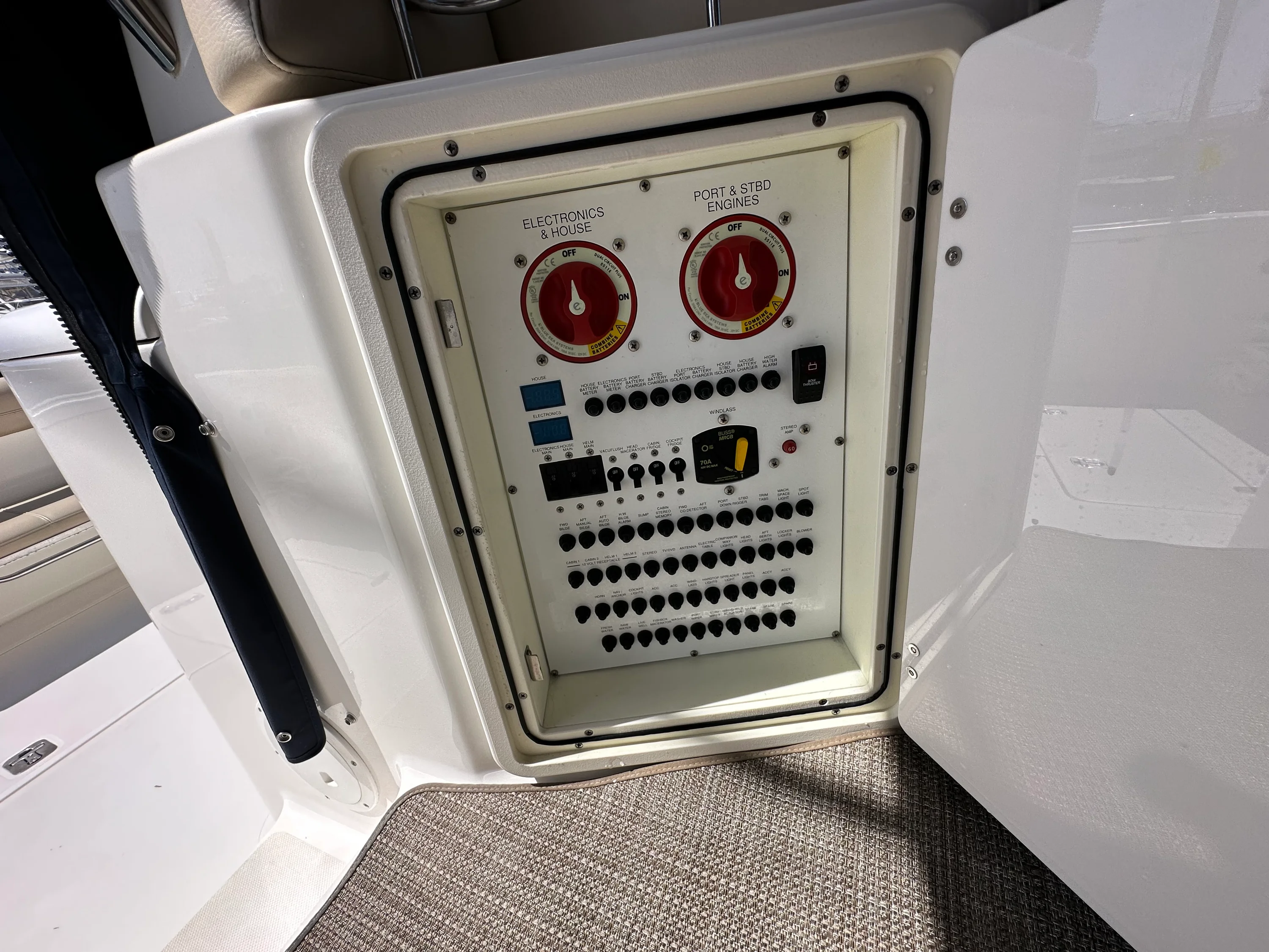 2015 Pursuit OS 345 Image Thumbnail #52