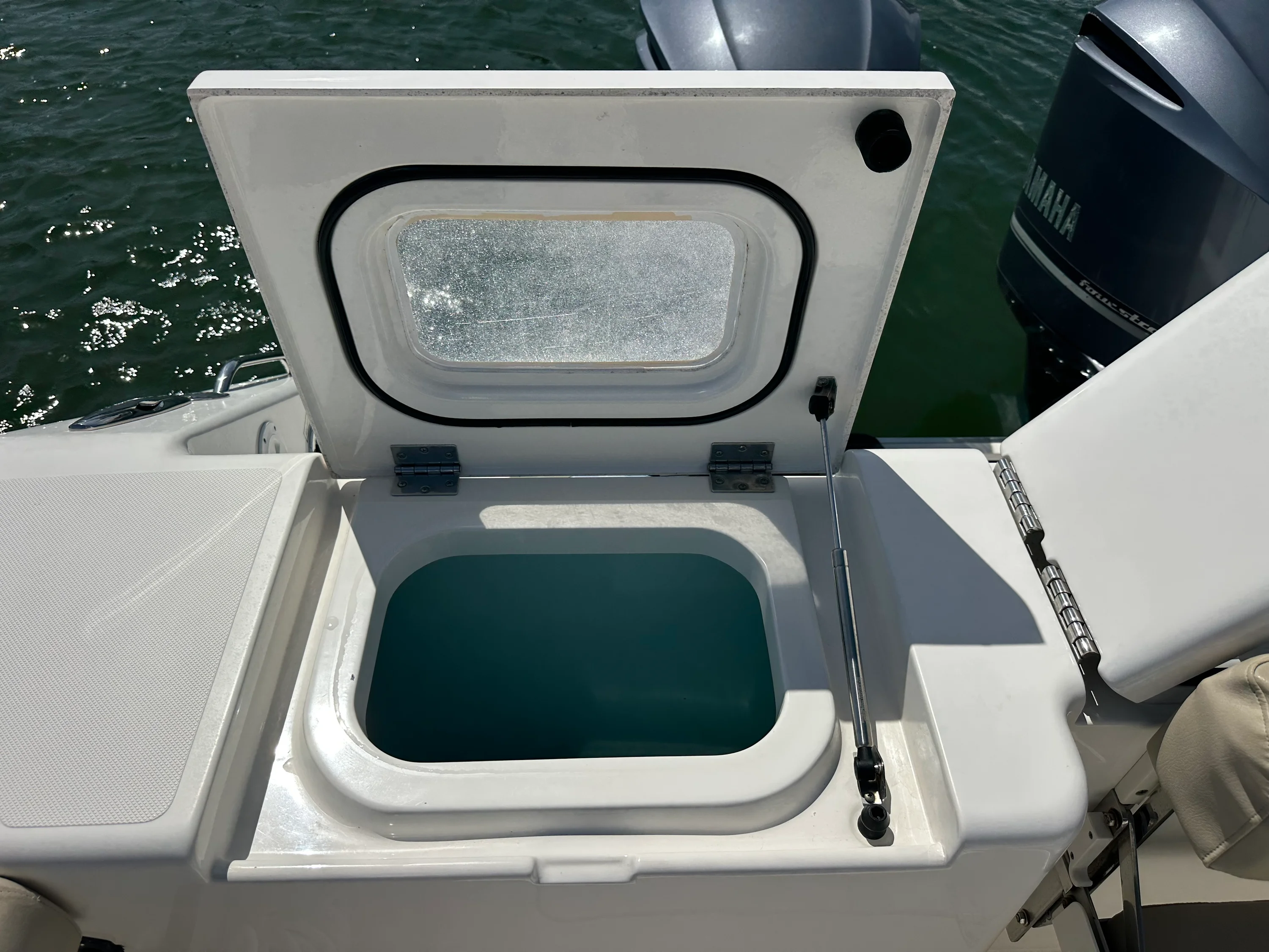 2015 Pursuit OS 345 Image Thumbnail #11