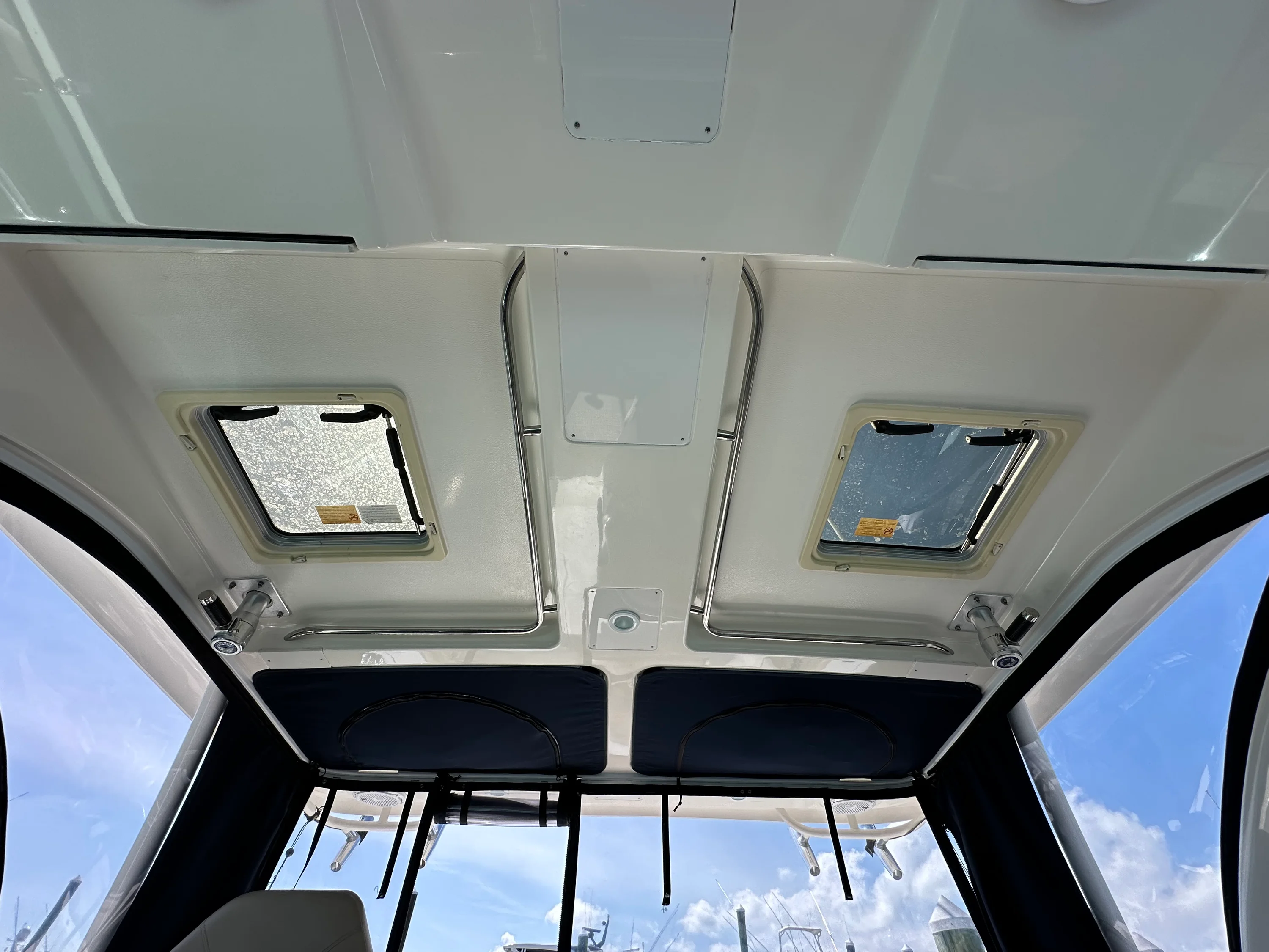 2015 Pursuit OS 345 Image Thumbnail #23