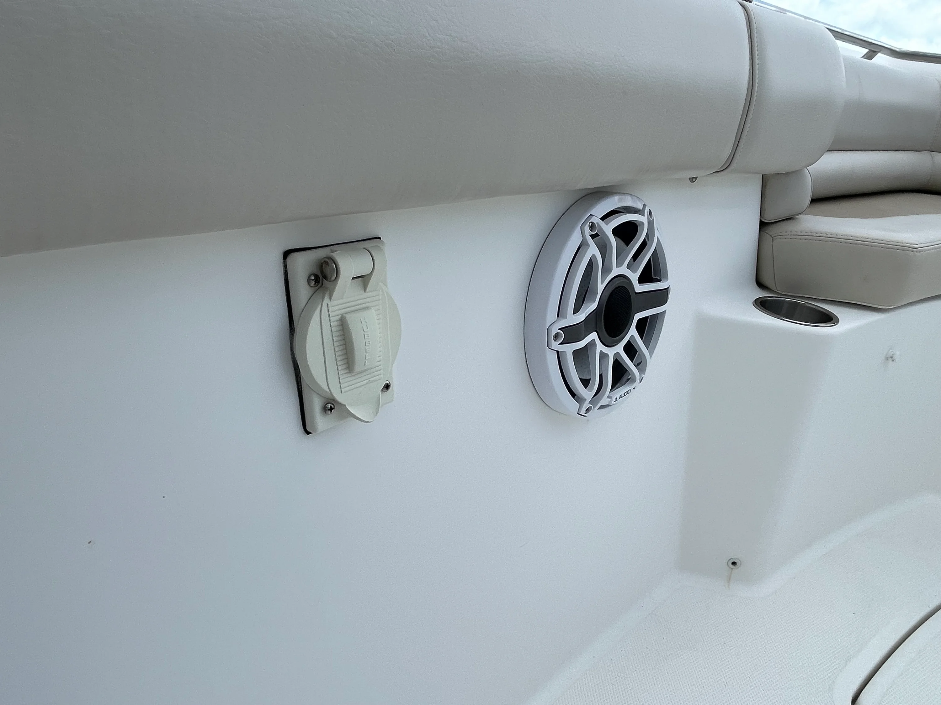 2017 Boston Whaler 330 OUTRAGE Image Thumbnail #26
