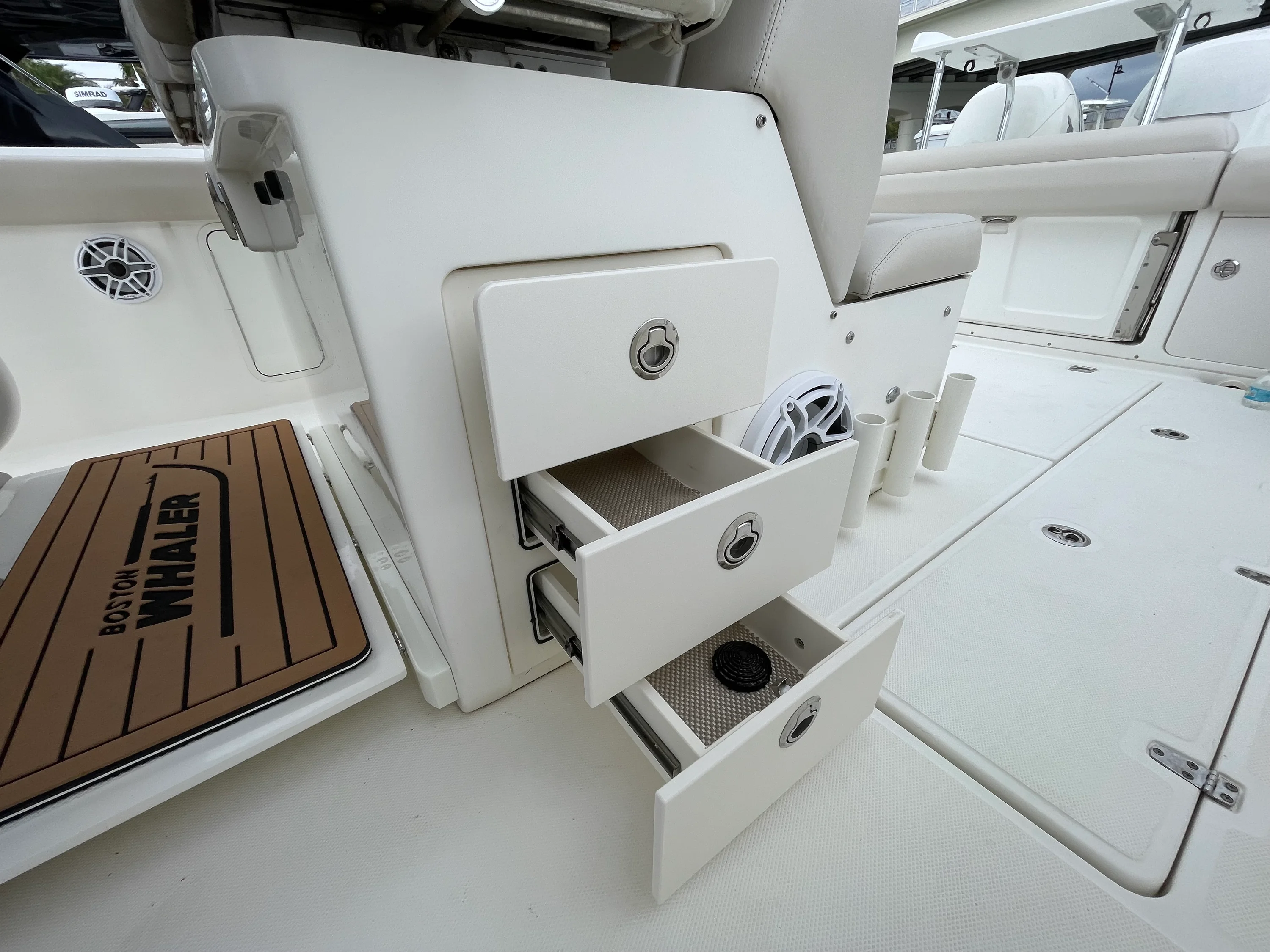 2017 Boston Whaler 330 OUTRAGE Image Thumbnail #18