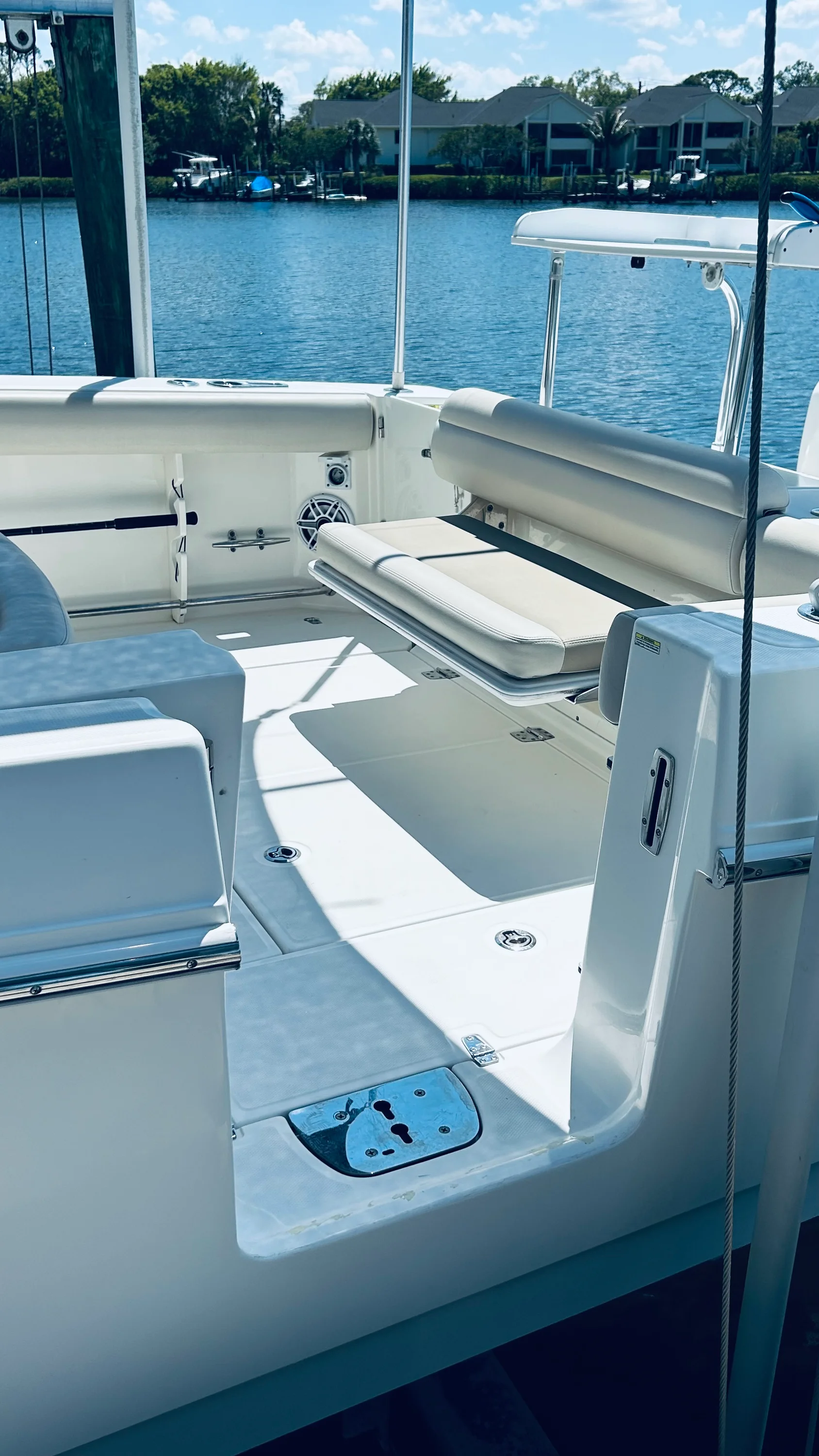 2017 Boston Whaler 330 OUTRAGE Image Thumbnail #17