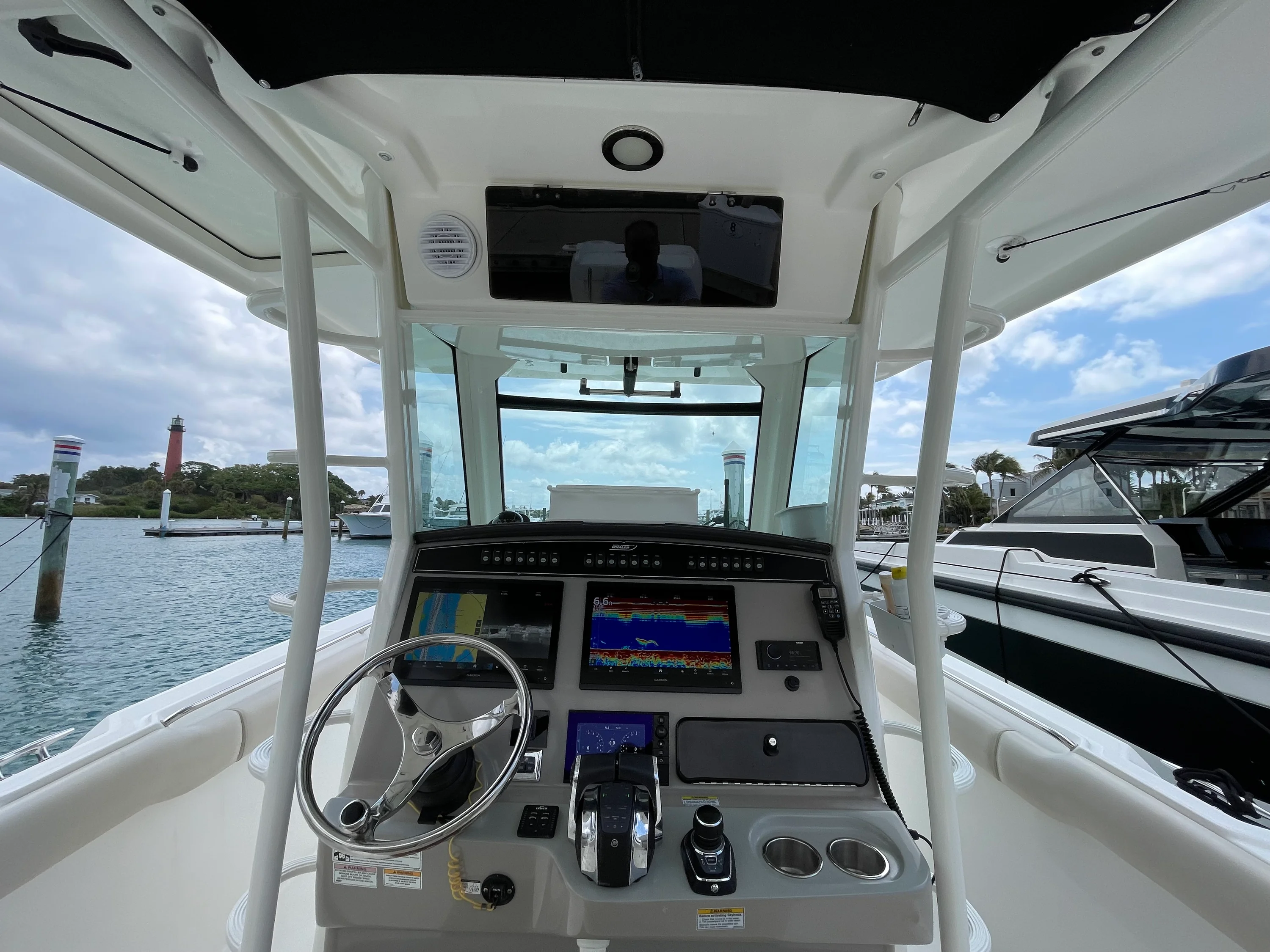 2017 Boston Whaler 330 OUTRAGE Image Thumbnail #7