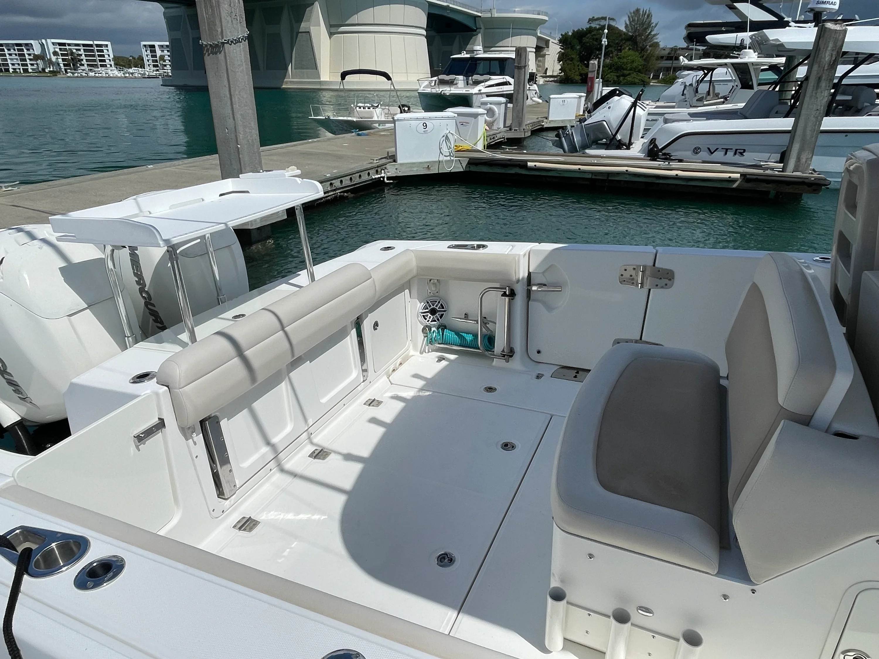 2017 Boston Whaler 330 OUTRAGE Image Thumbnail #6