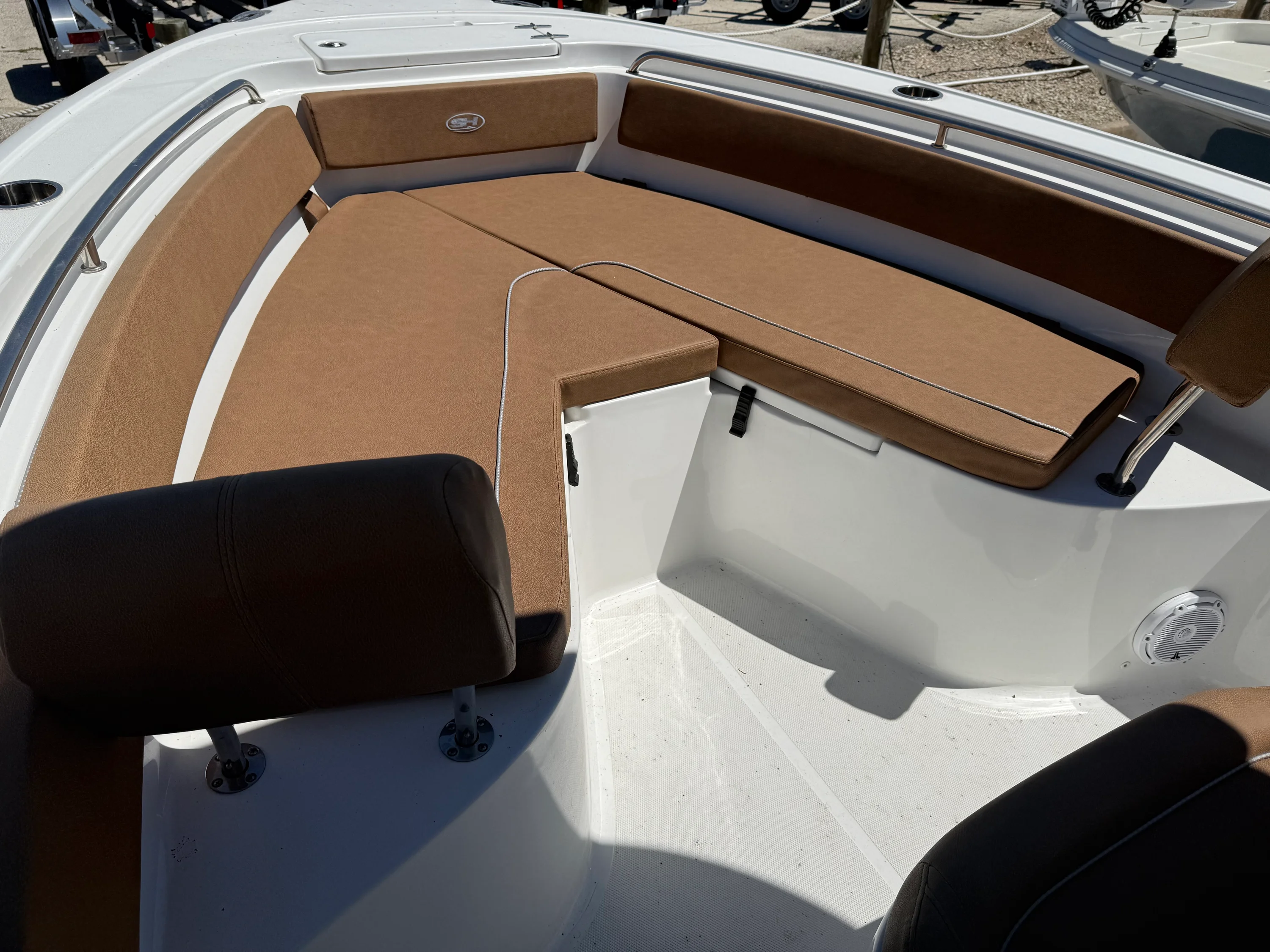 2024 Sea Hunt ULTRA 239 SE Image Thumbnail #5