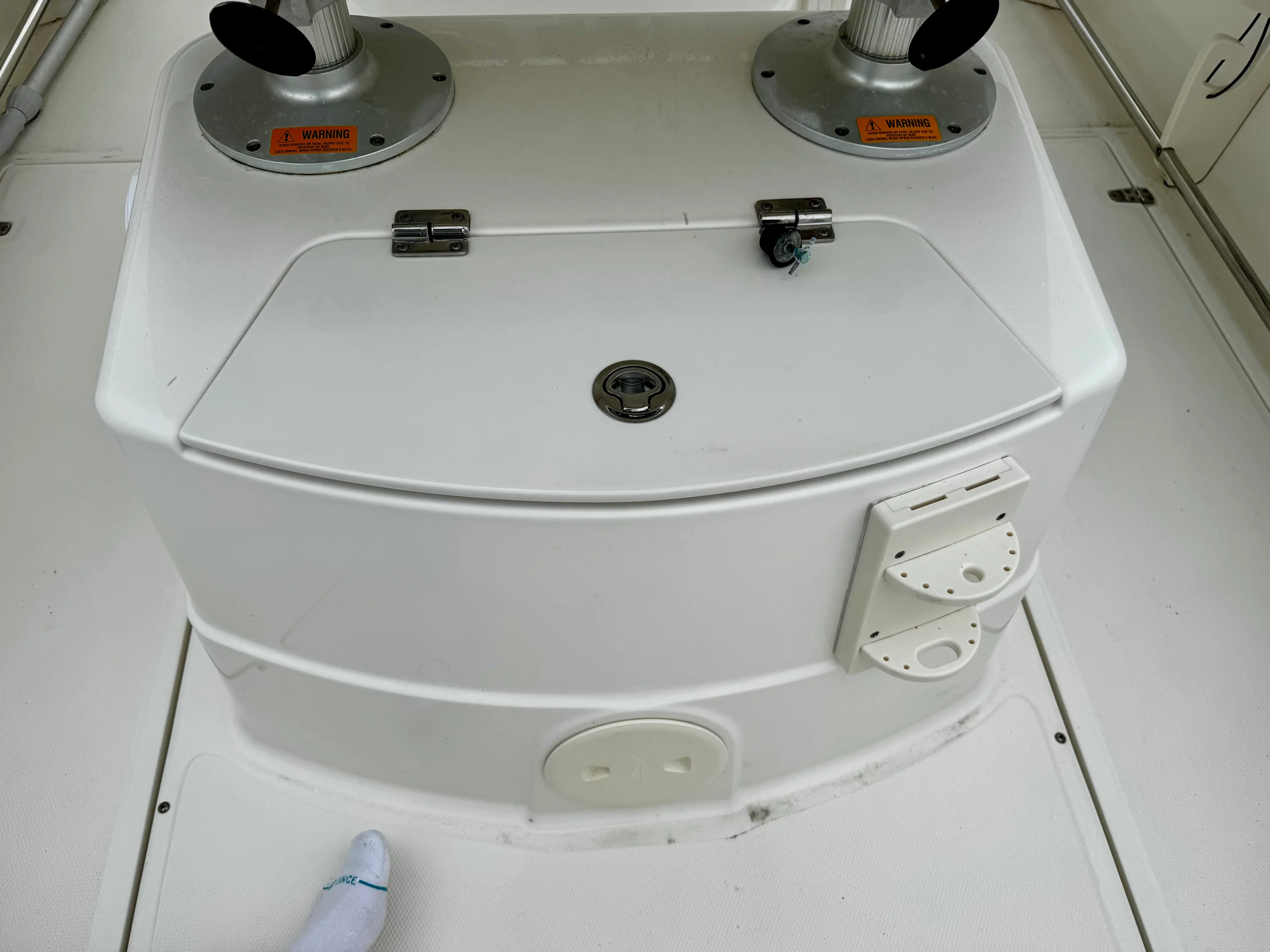 2016 Boston Whaler 220 OUTRAGE Image Thumbnail #13