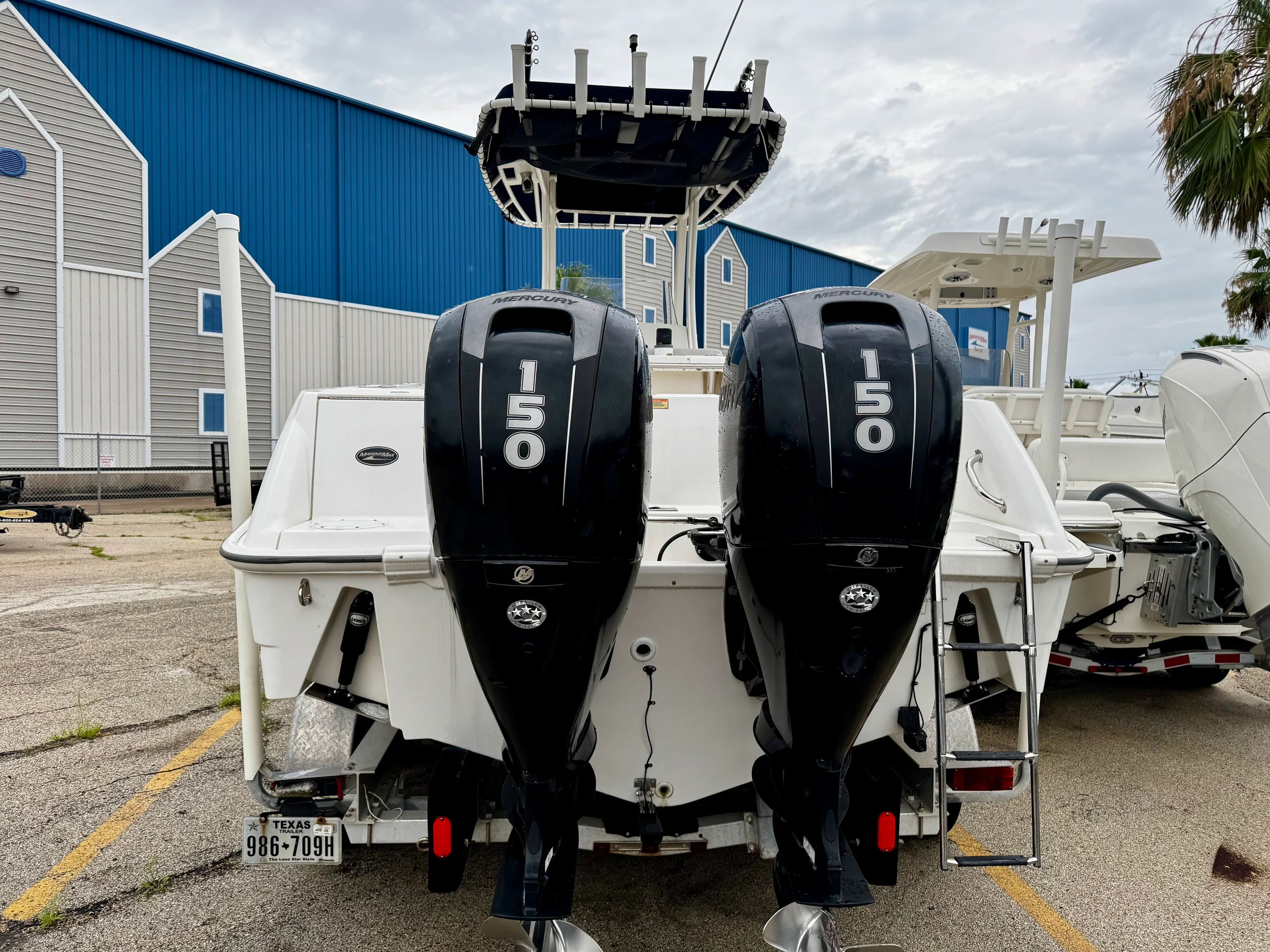 2016 Boston Whaler 220 OUTRAGE Image Thumbnail #5