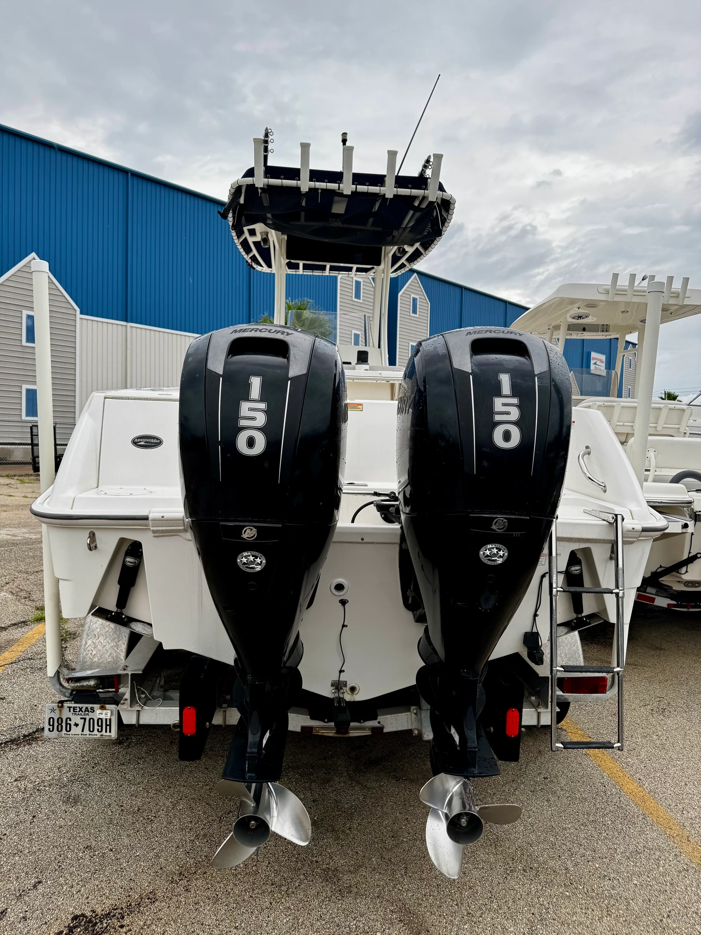 2016 Boston Whaler 220 OUTRAGE Image Thumbnail #4