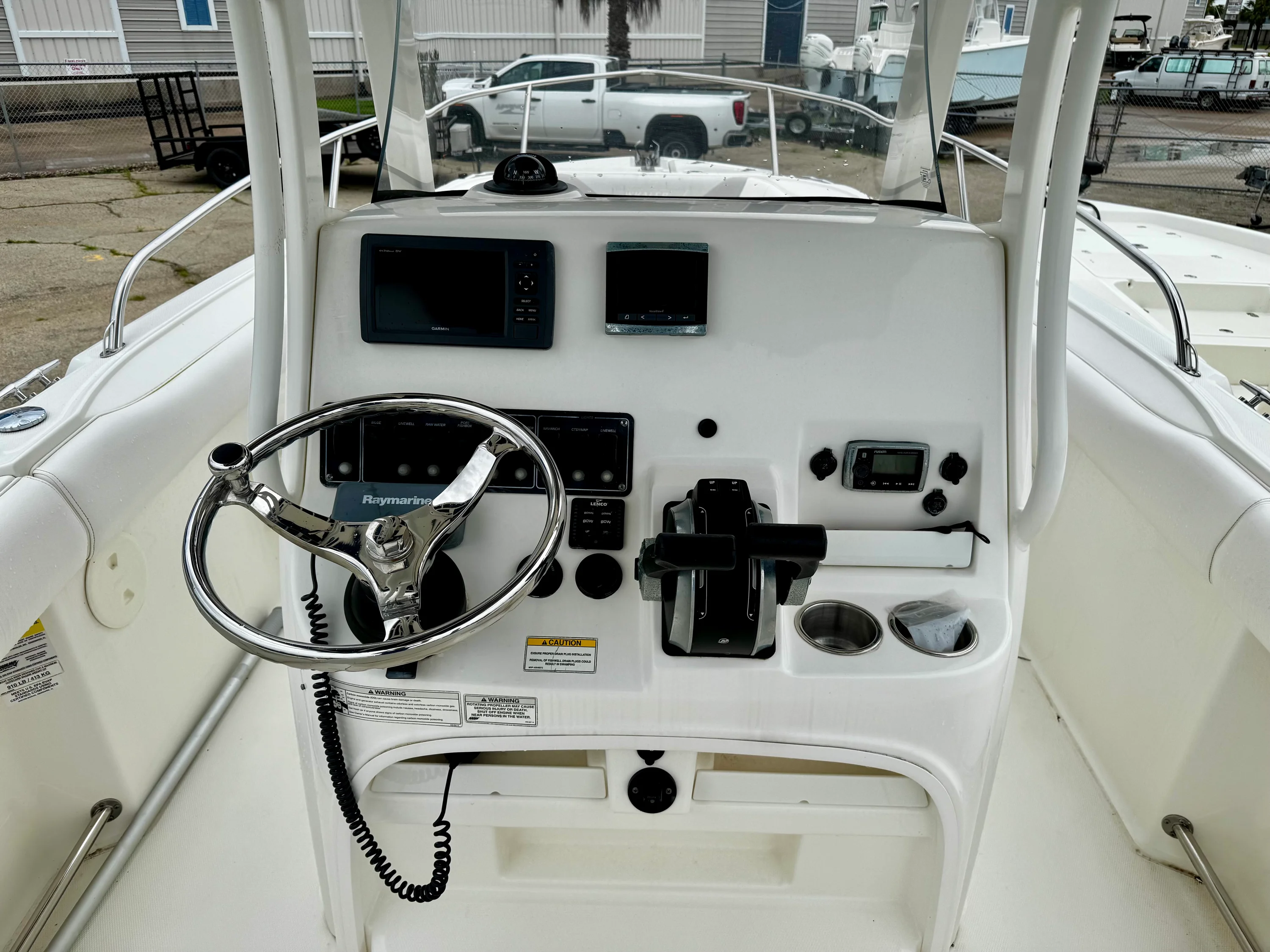 2016 Boston Whaler 220 OUTRAGE Image Thumbnail #8