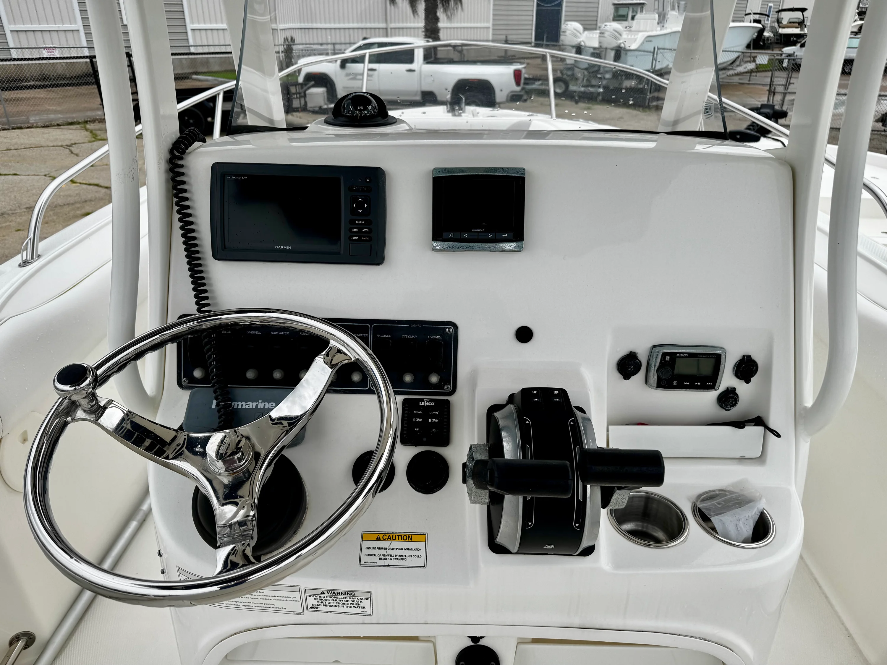 2016 Boston Whaler 220 OUTRAGE Image Thumbnail #9